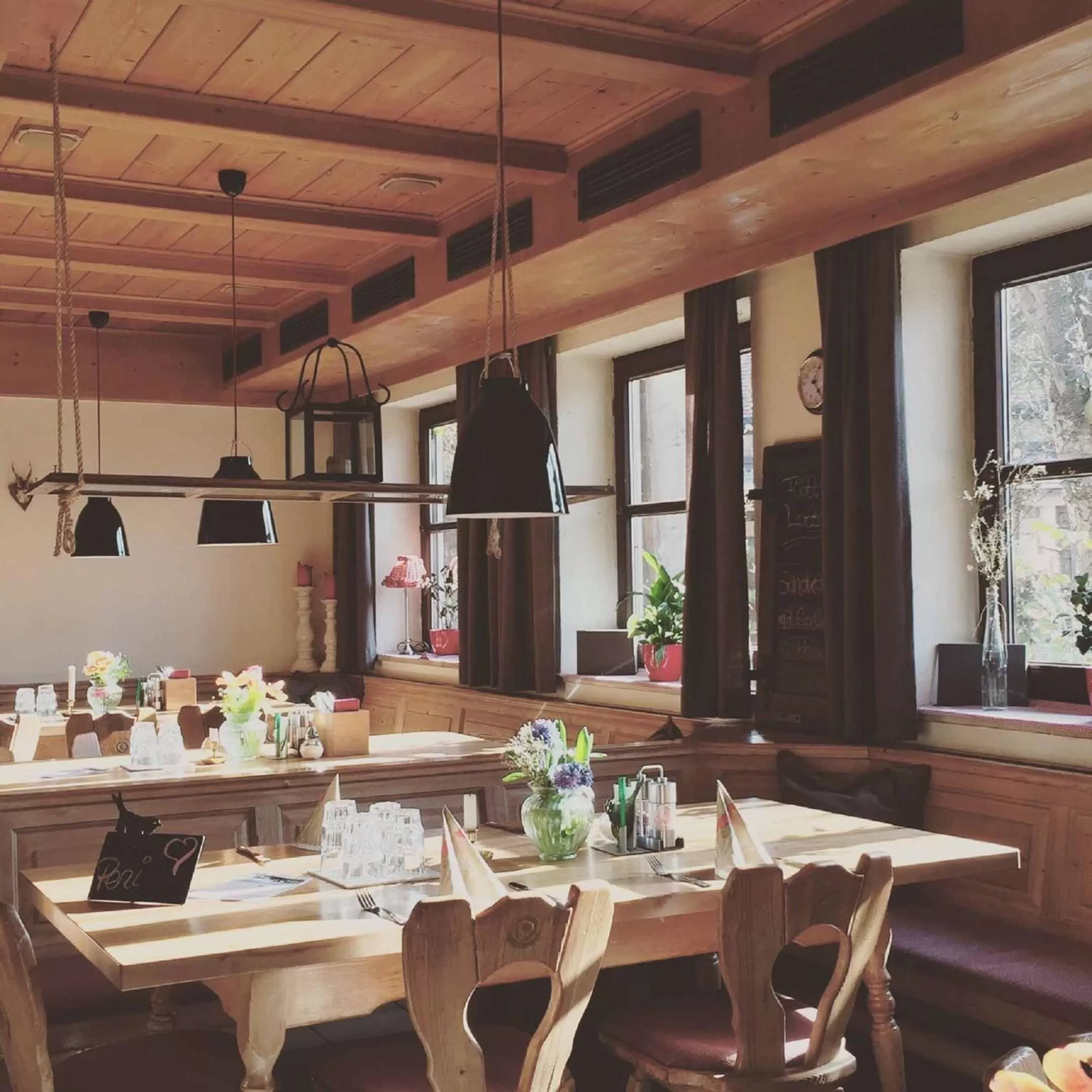 Restaurant/Places to Eat in Hotel Waldvogel