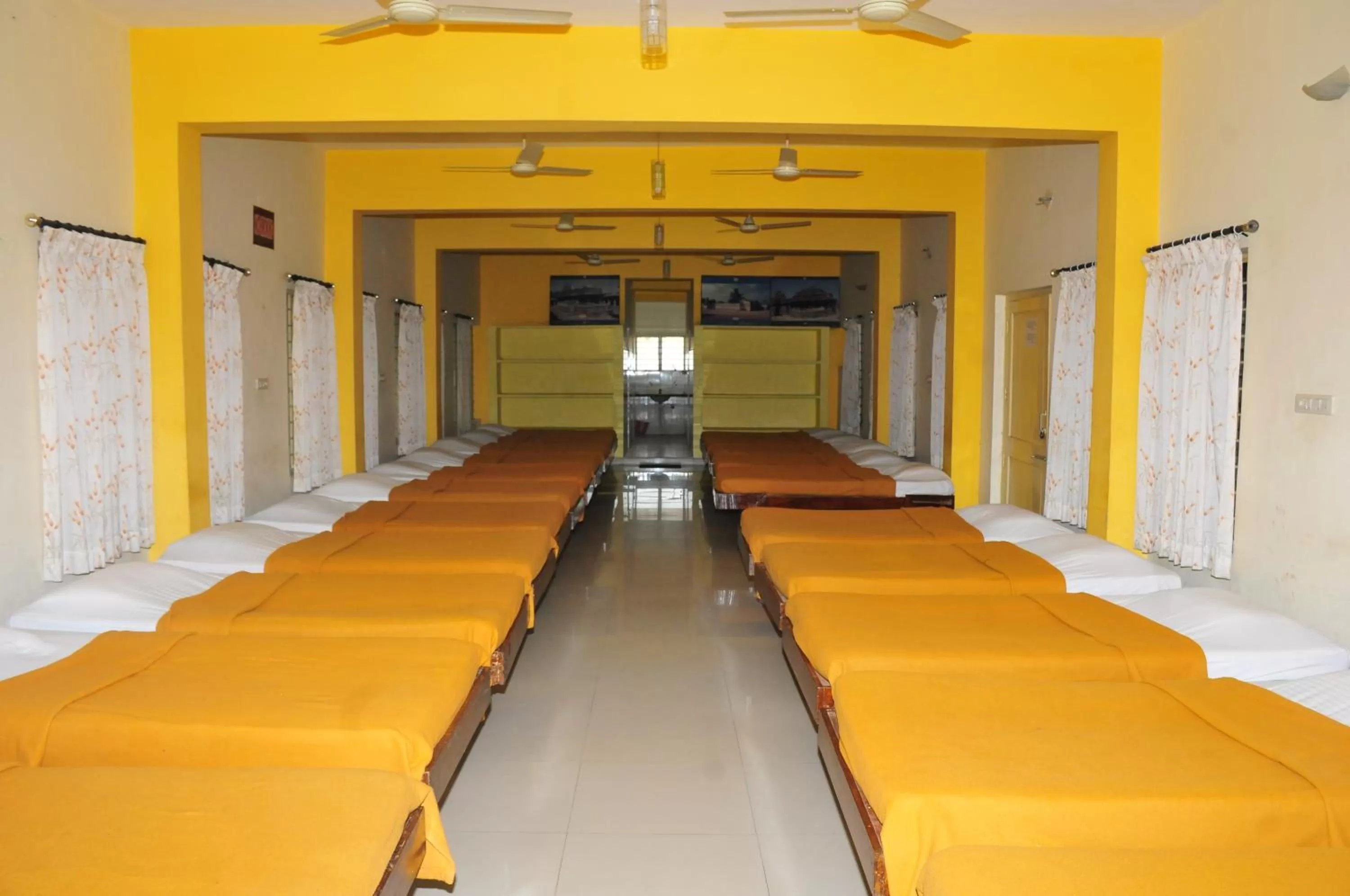 KSTDC Hotel Mayura Velapuri Belur