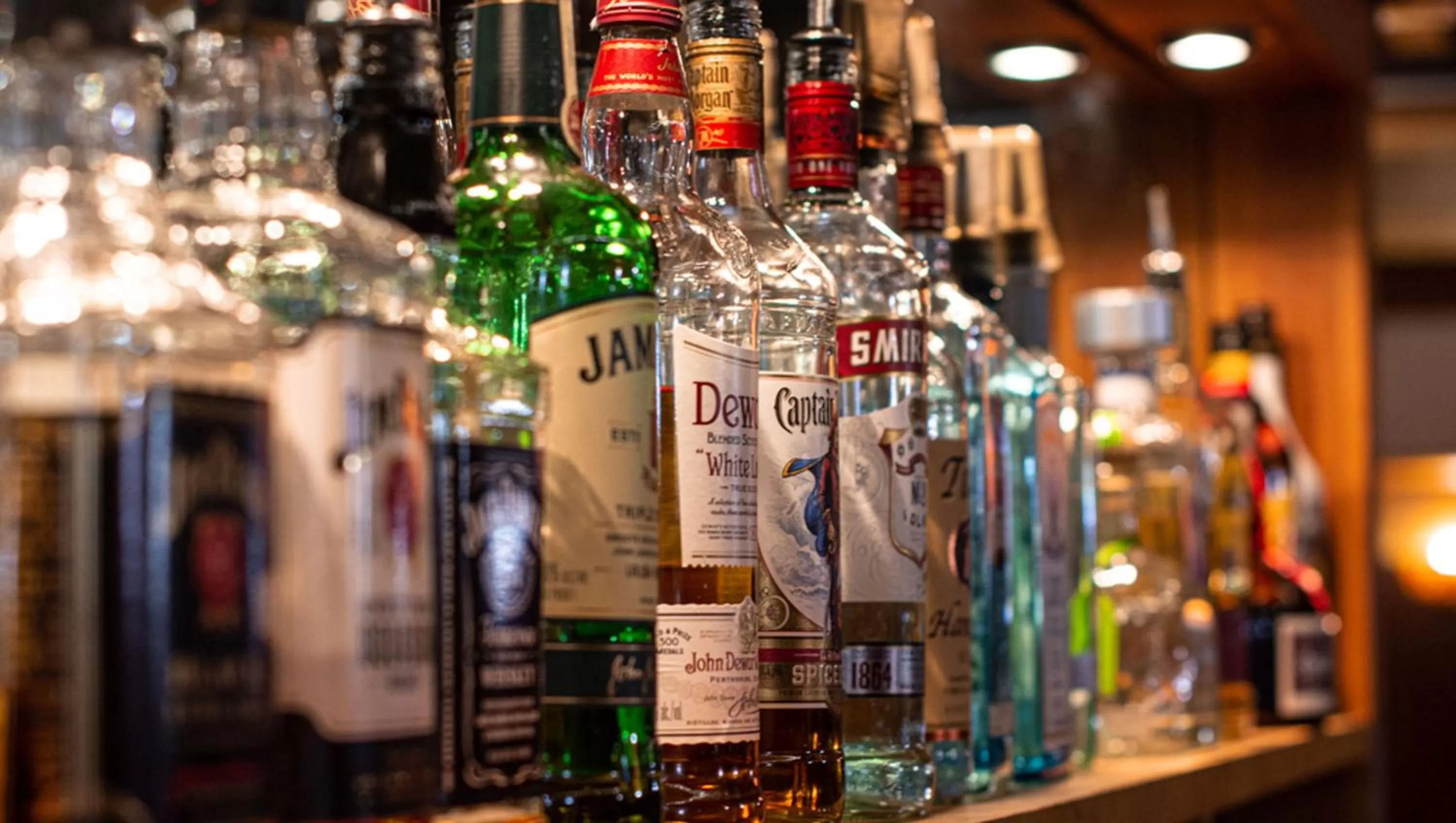 Lounge or bar in North Creek Lodge at Gore Mountain