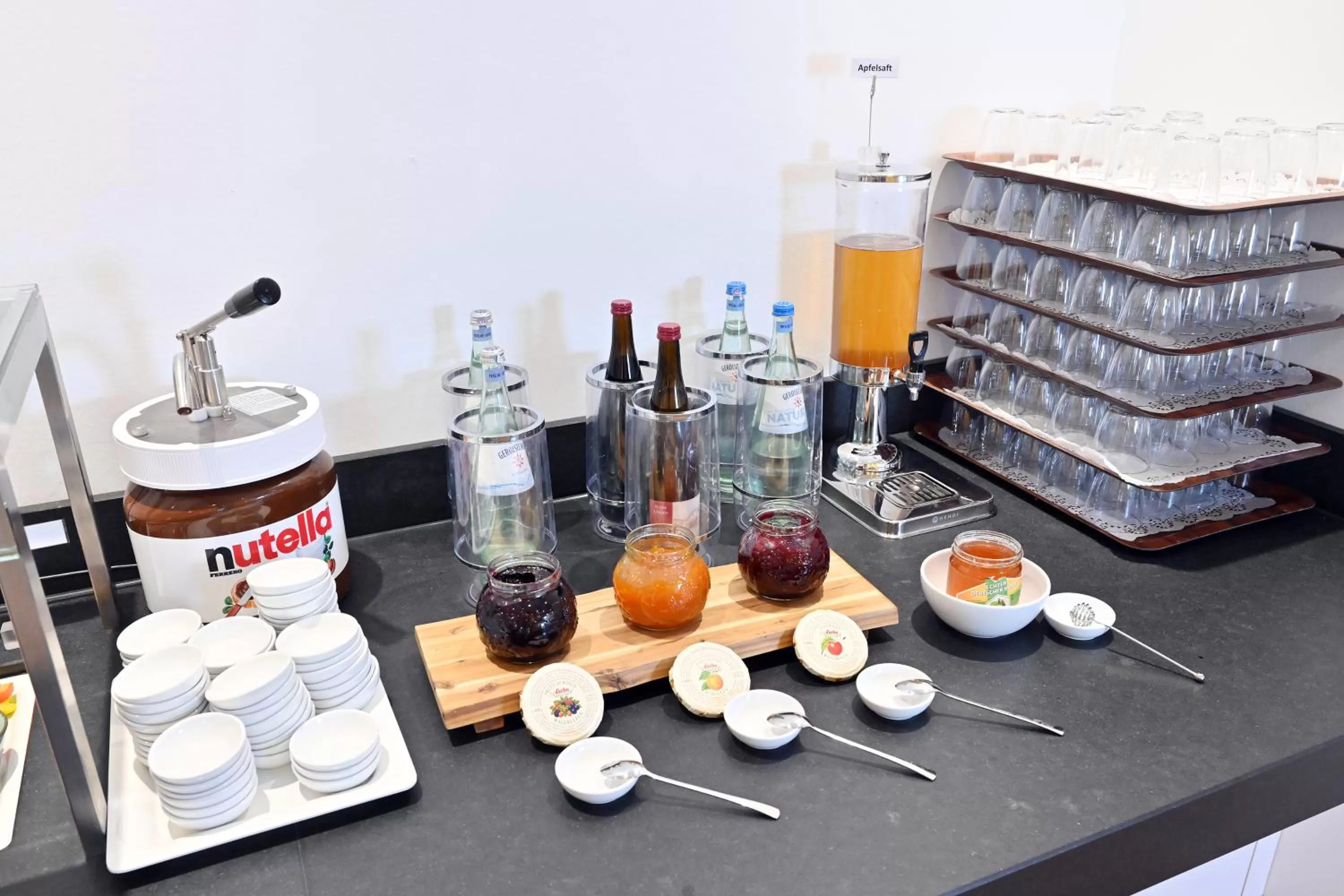 Breakfast in Bethel Hotel zum Weinberg