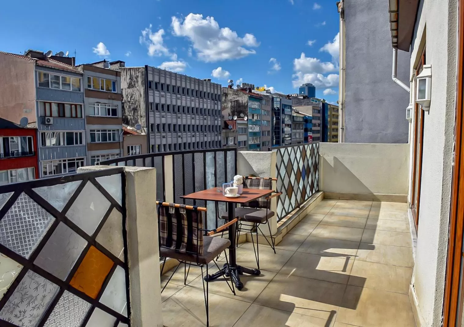 King Suite with Balcony in Royal Palace Hotel