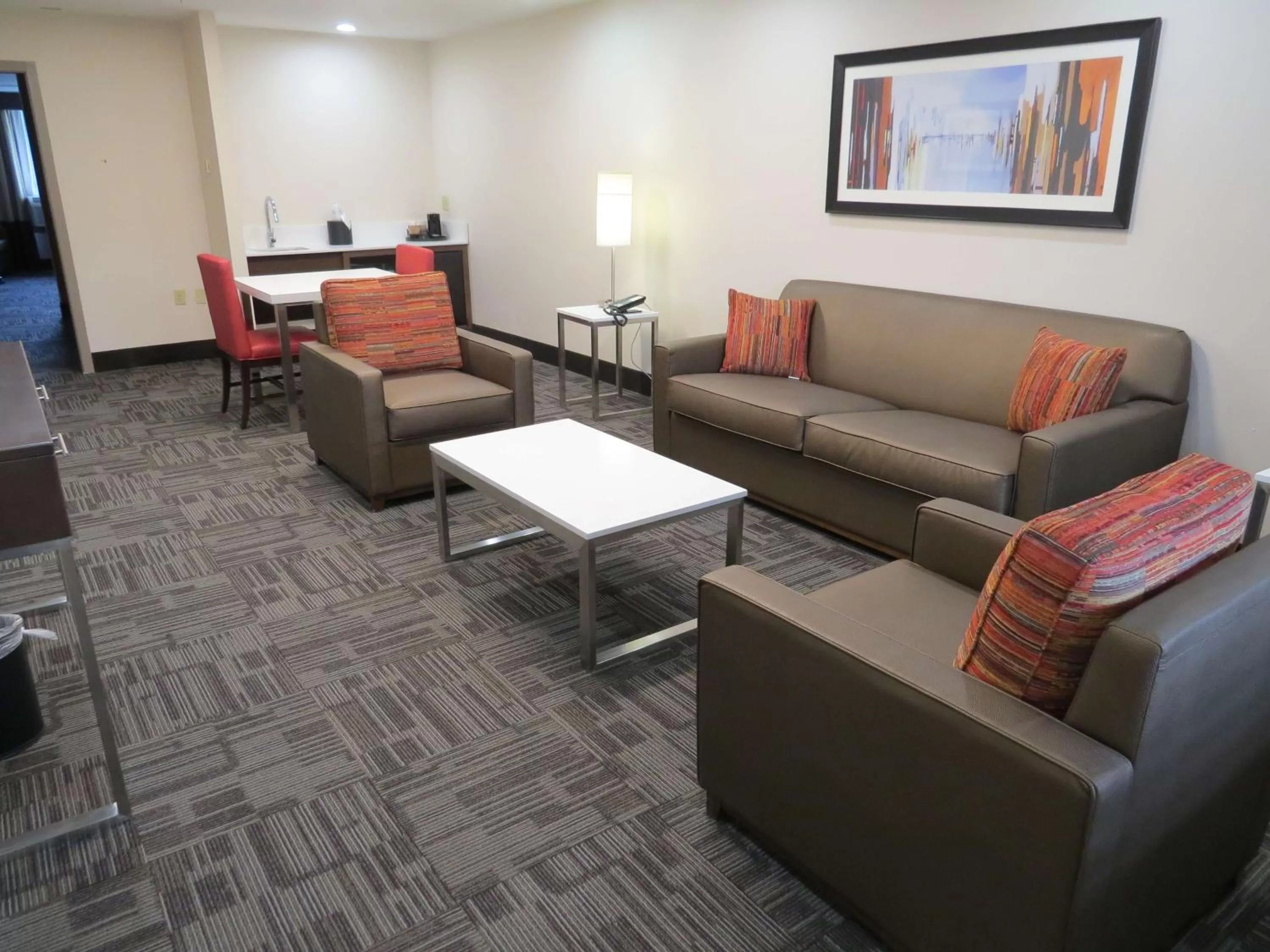 Photo of the whole room in Holiday Inn Brookfield - Milwaukee by IHG