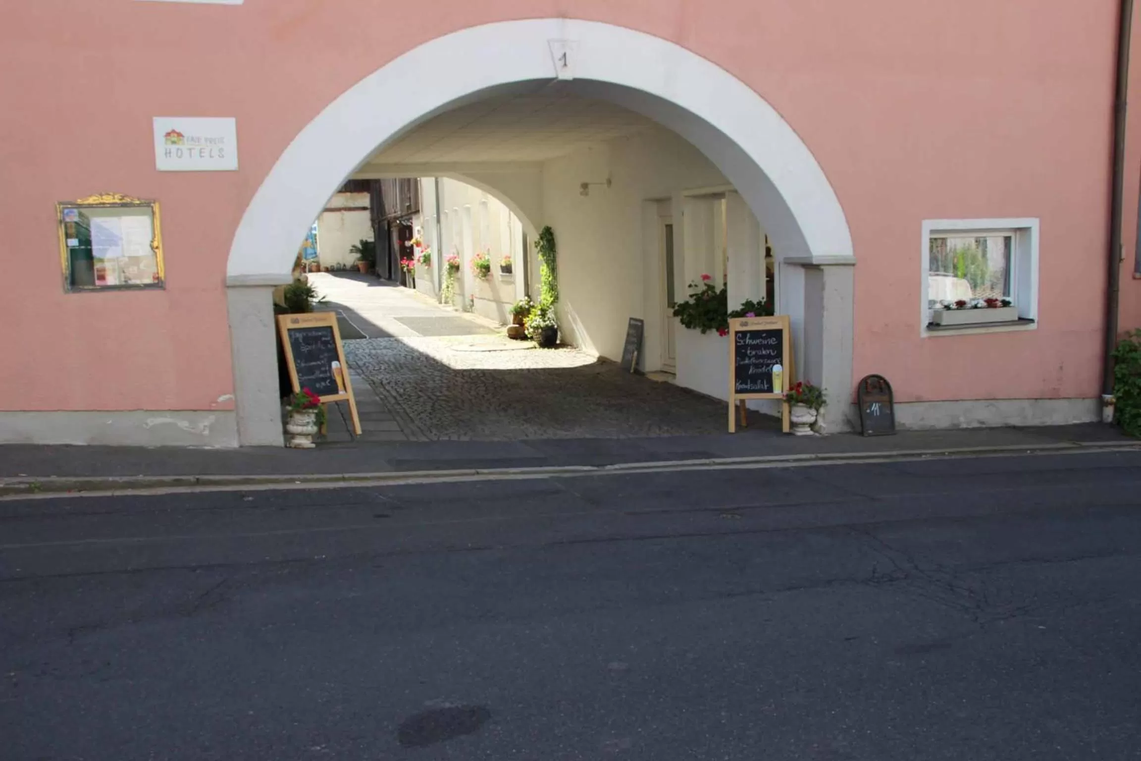 Property building in Hotel Gasthof Zum weissen Lamm