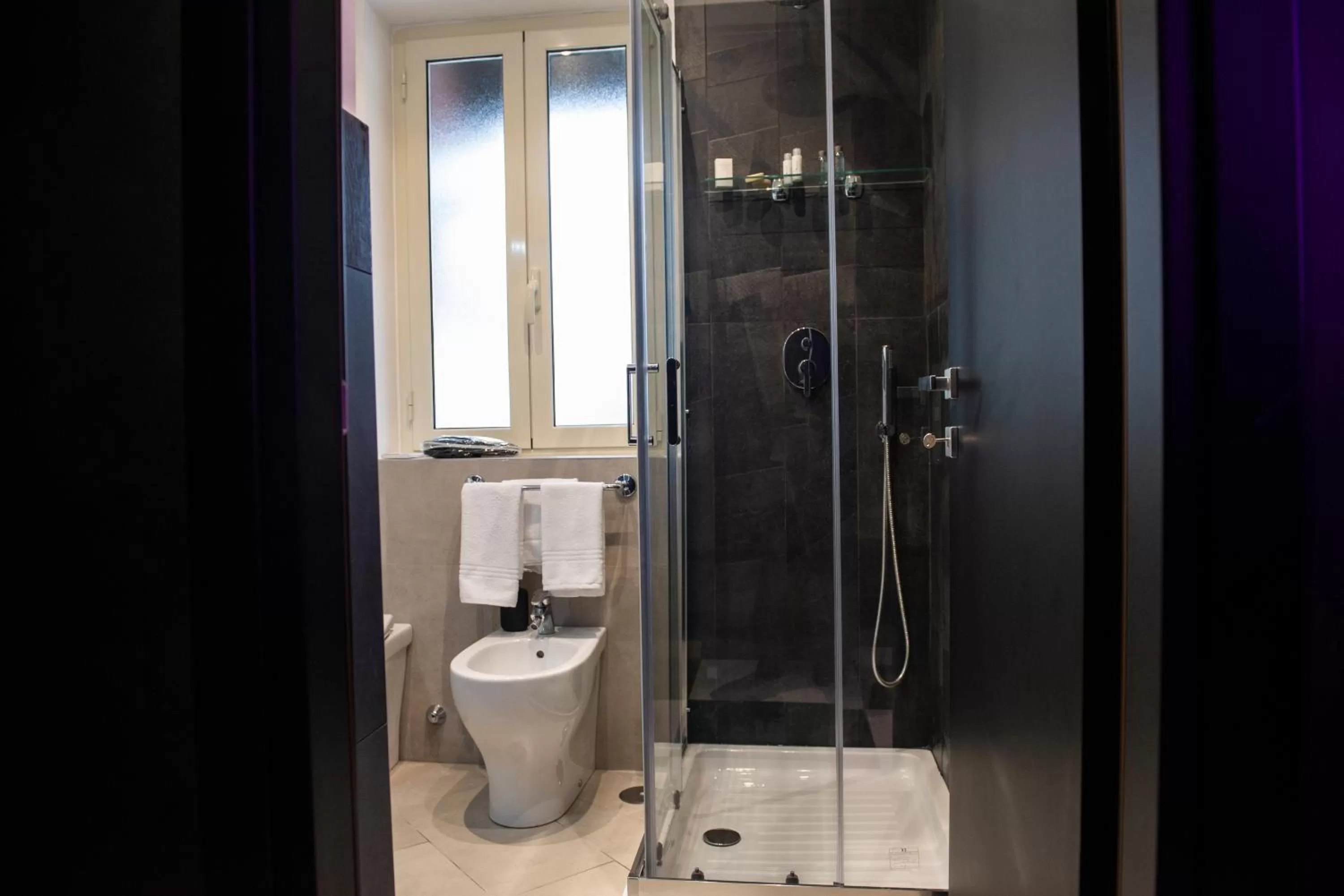 Bathroom in D'amelio'S suites