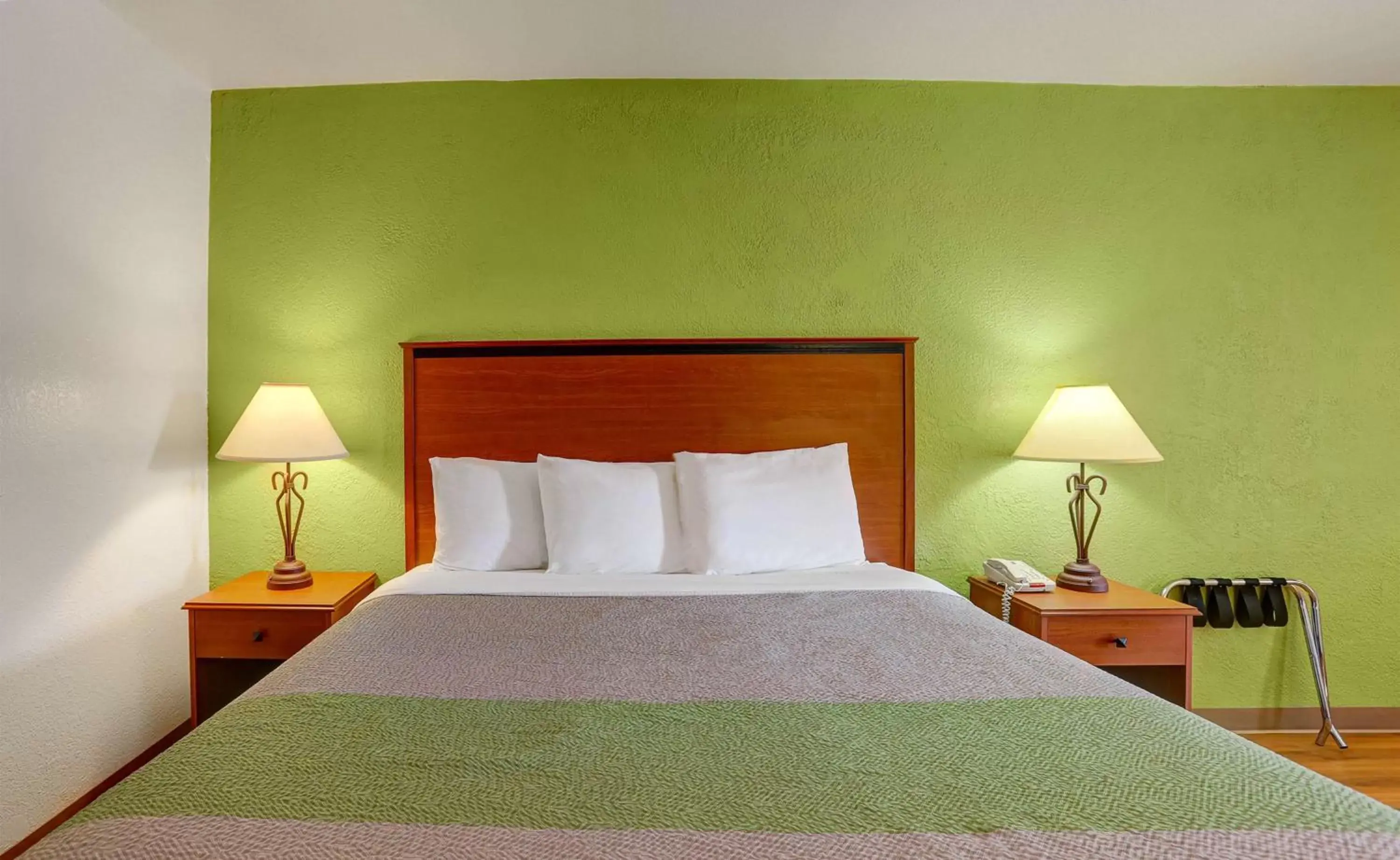 Double Room - Non-Smoking in Motel 6-Sonora, TX Double Room - Non-Smoking in Motel 6-Sonora, TX