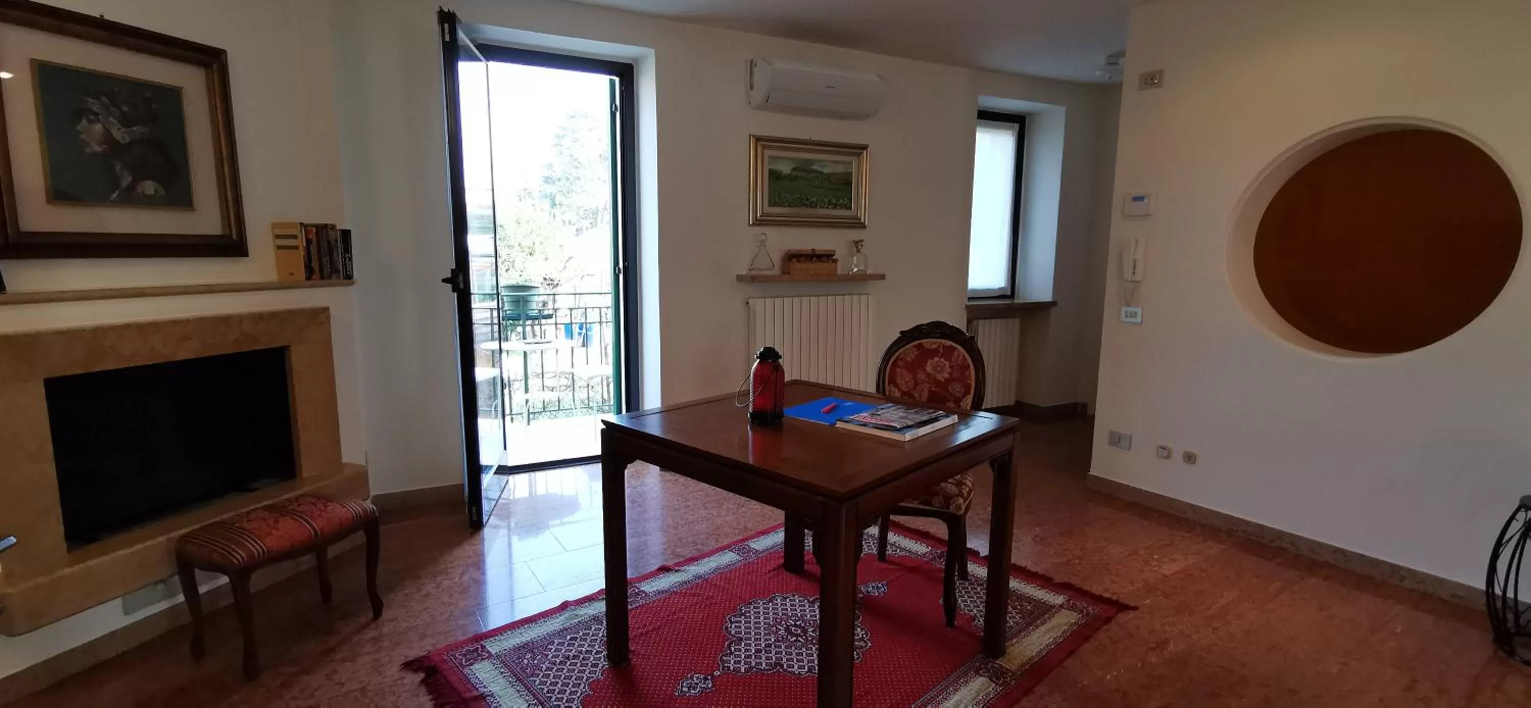 Photo of the whole room, Seating Area in A Casa di Tom