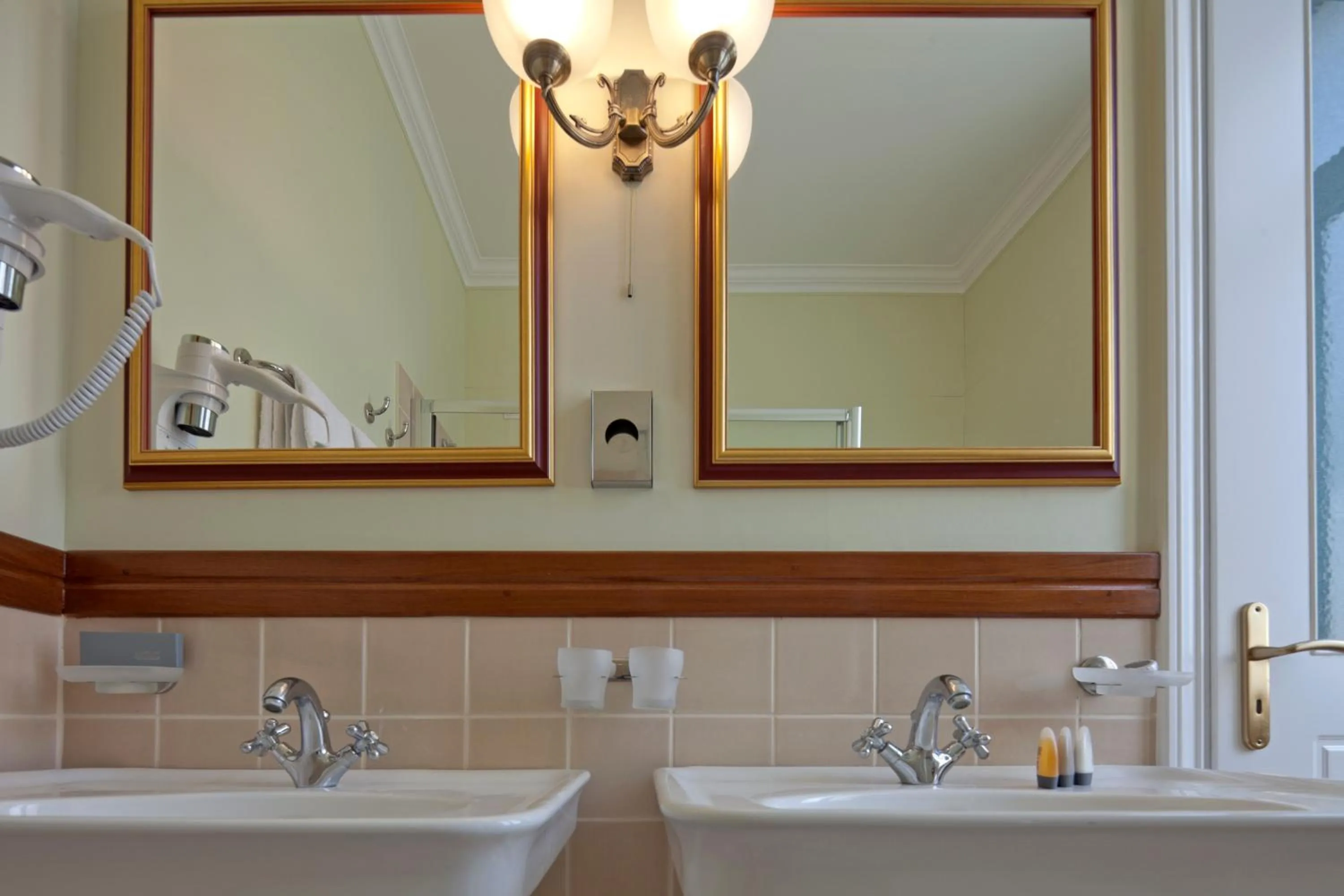 Bathroom in Hotel Boschetto