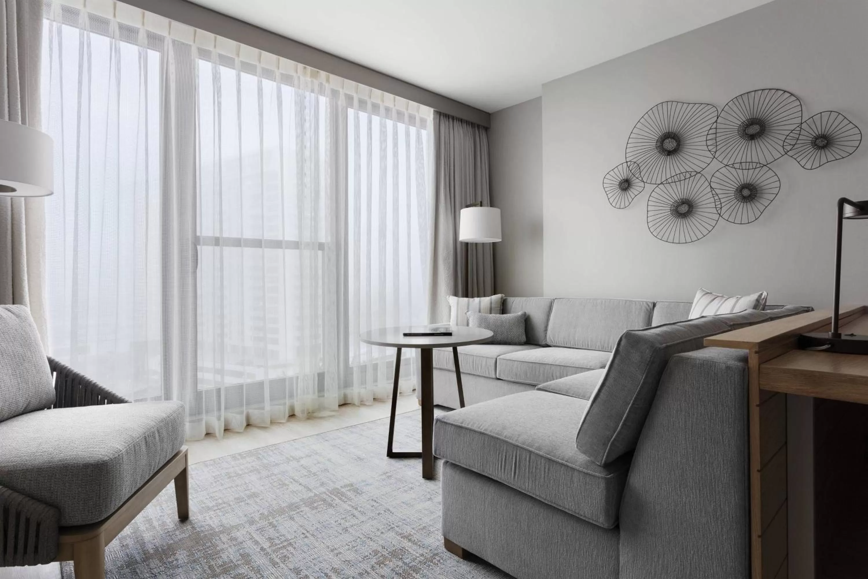 Living room, Bed in Marriott Virginia Beach Oceanfront Resort