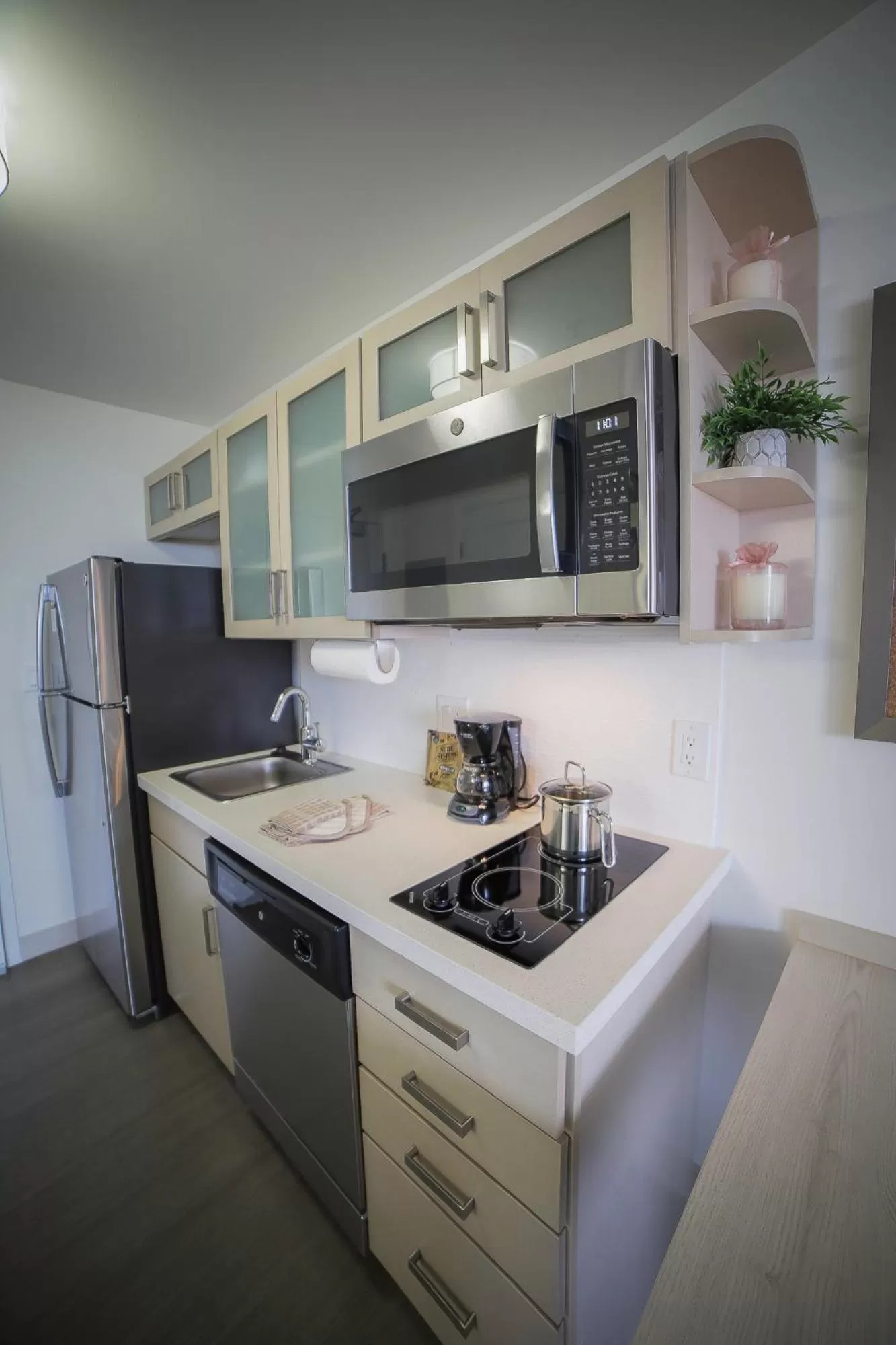 Kitchen or kitchenette in Candlewood Suites Miami Intl Airport - 36th St by IHG