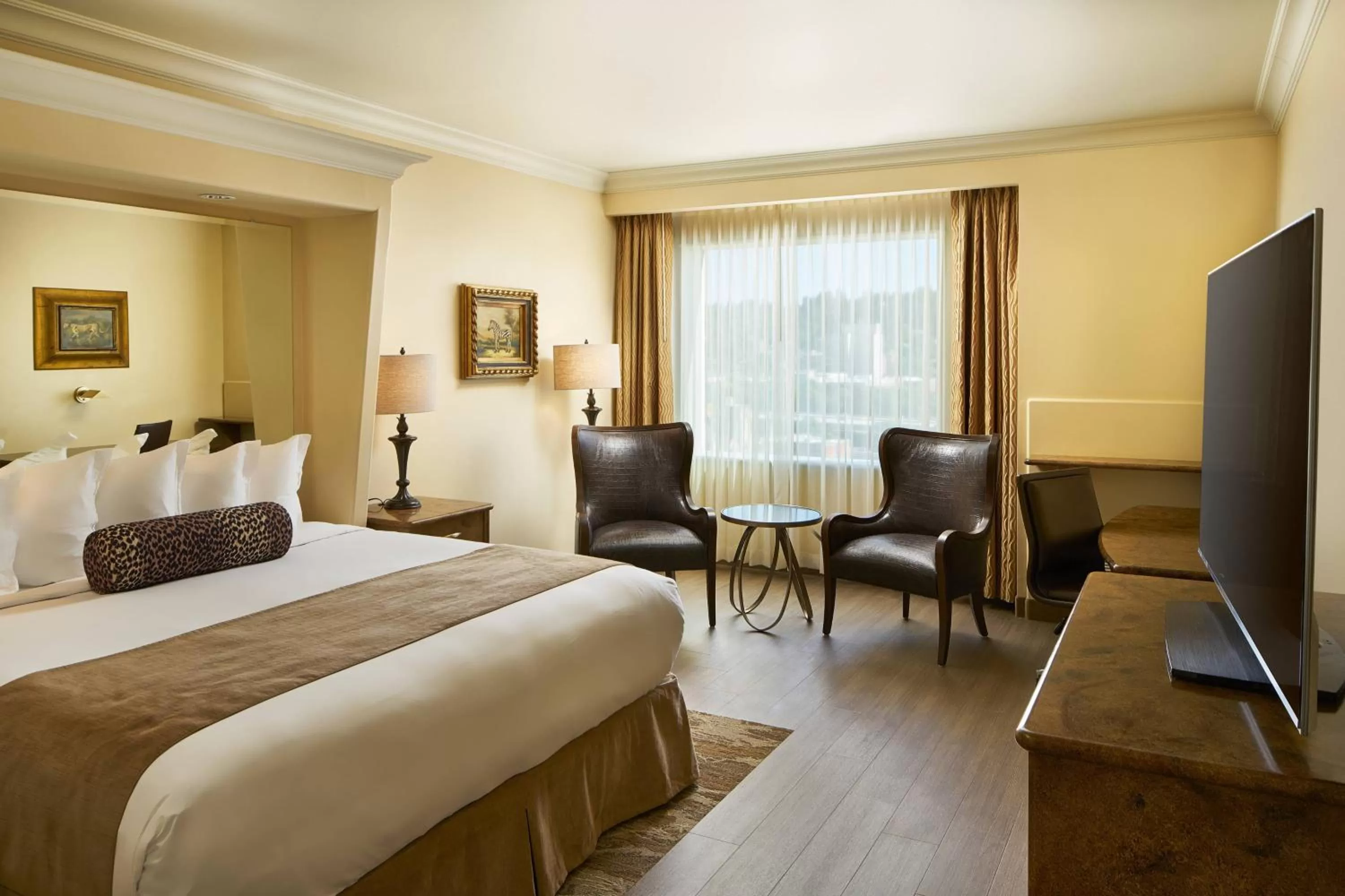 Bedroom, Bed in The Davenport Tower, Autograph Collection