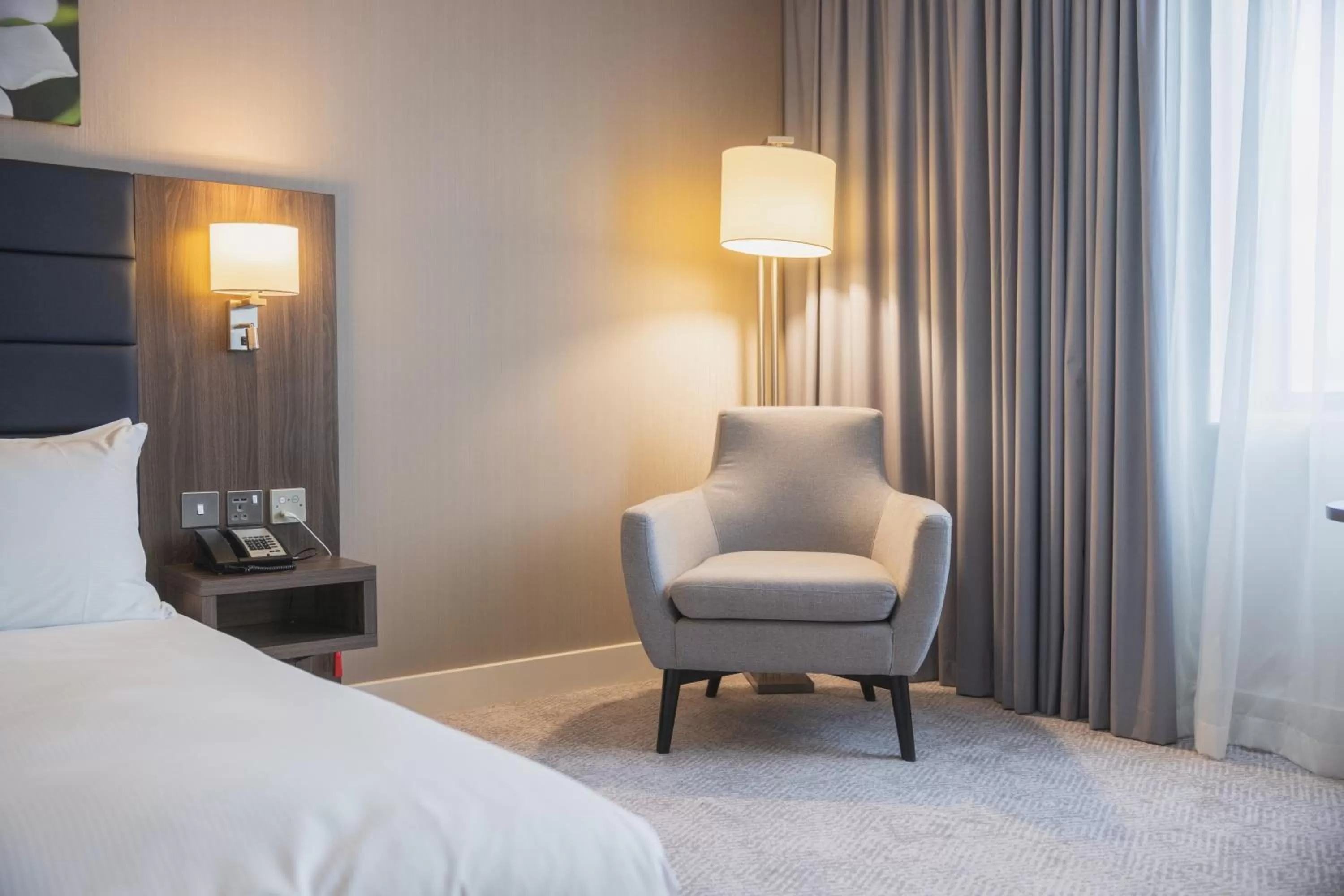 Bedroom, Bed in Hilton Garden Inn Birmingham Airport Uk