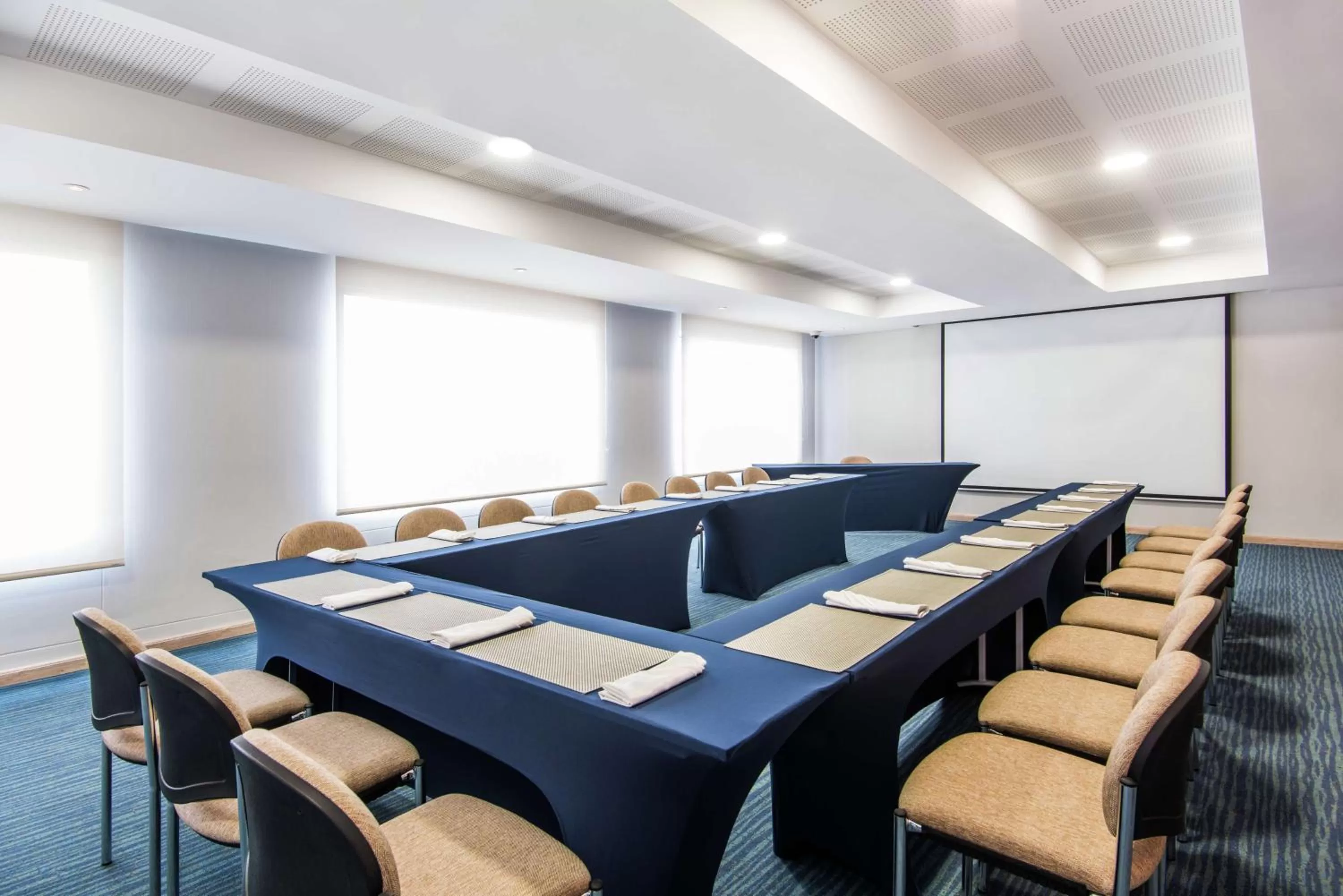 Restaurant/places to eat in Hampton By Hilton Cucuta