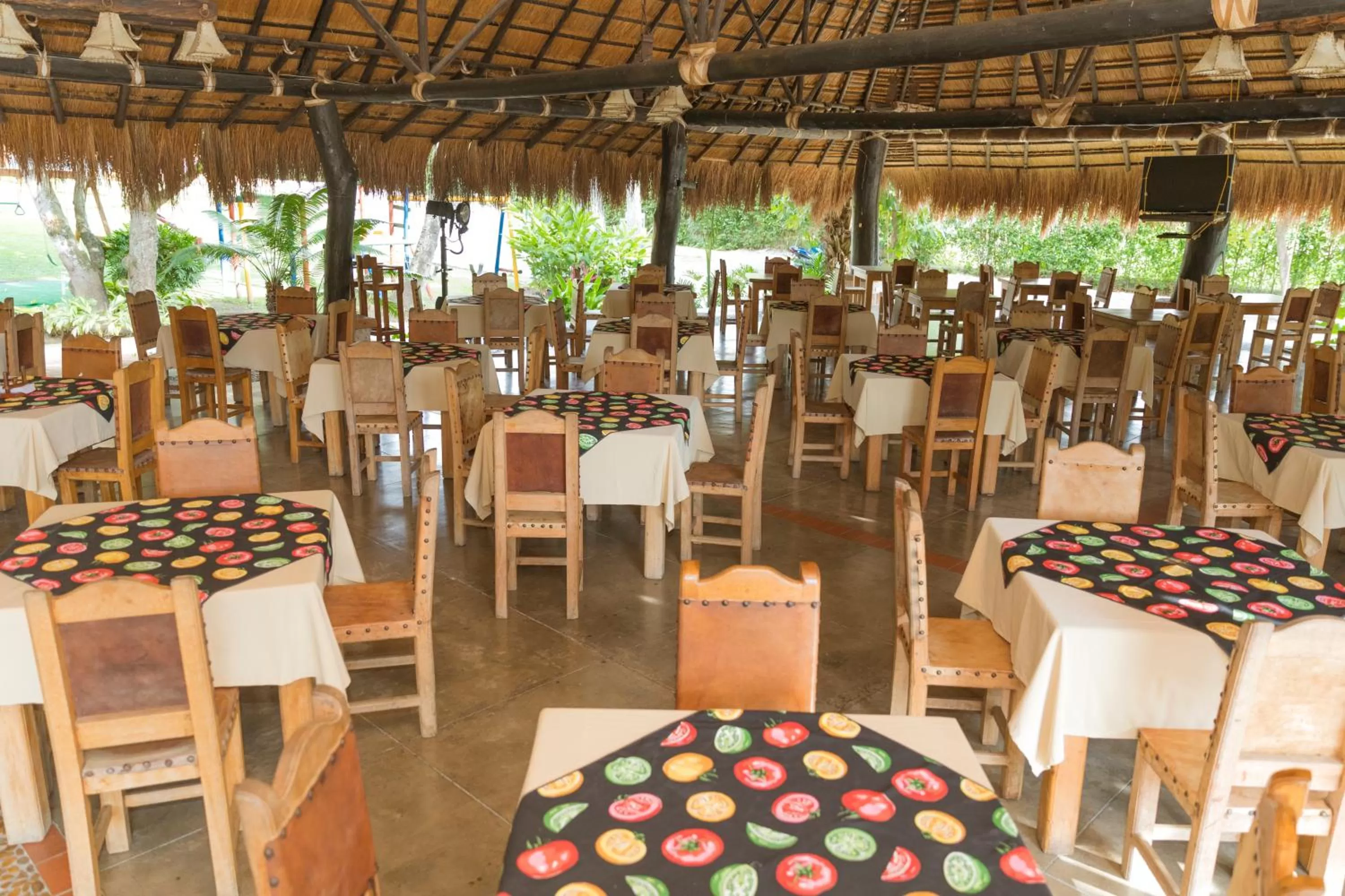 Property building, Restaurant/Places to Eat in Hotel Portón del Sol