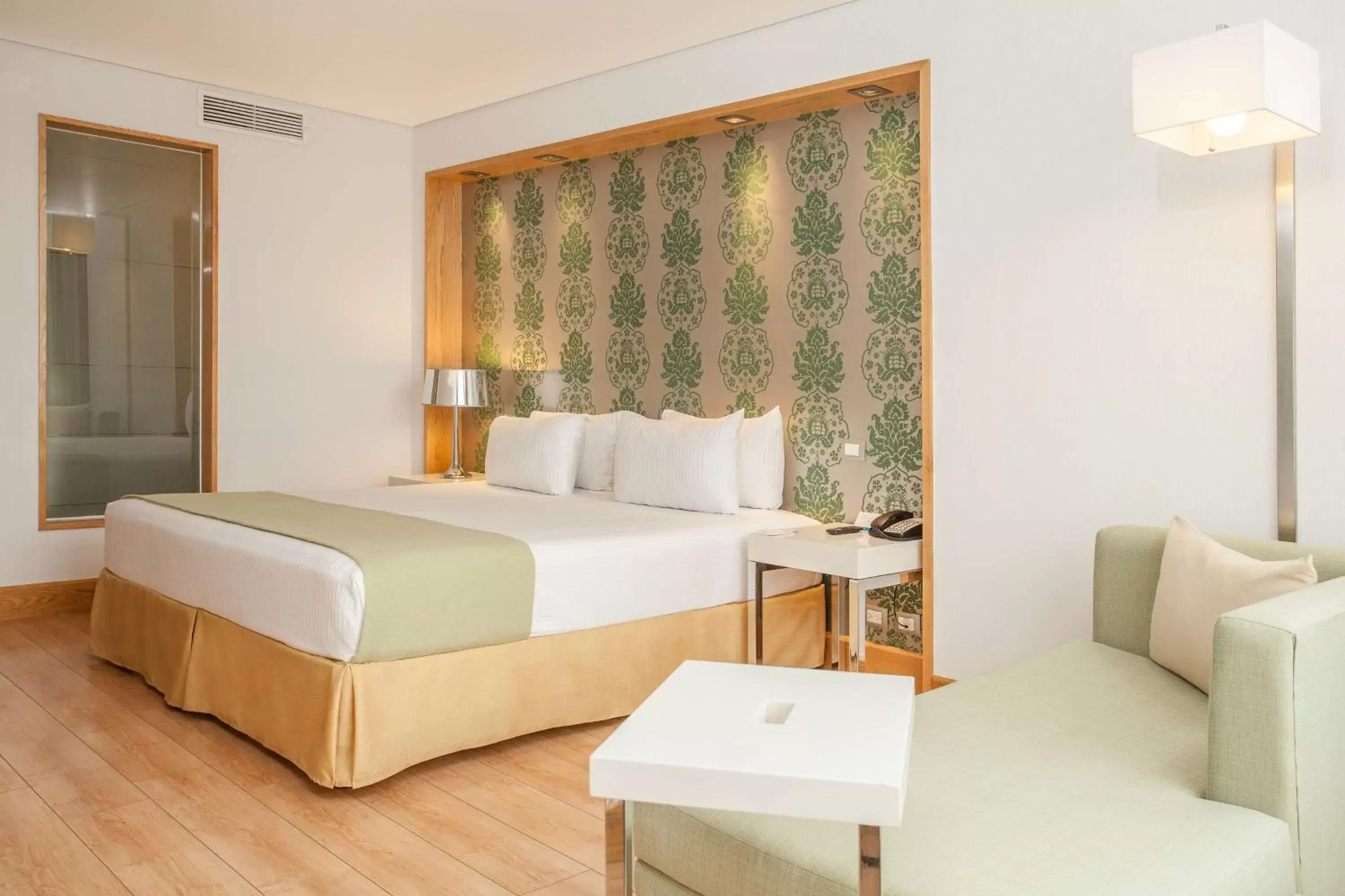 Superior Double or Two Queen New Style with View in NH Collection Mexico City Airport T2 Superior Double or Two Queen New Style with View in NH Collection Mexico City Airport T2