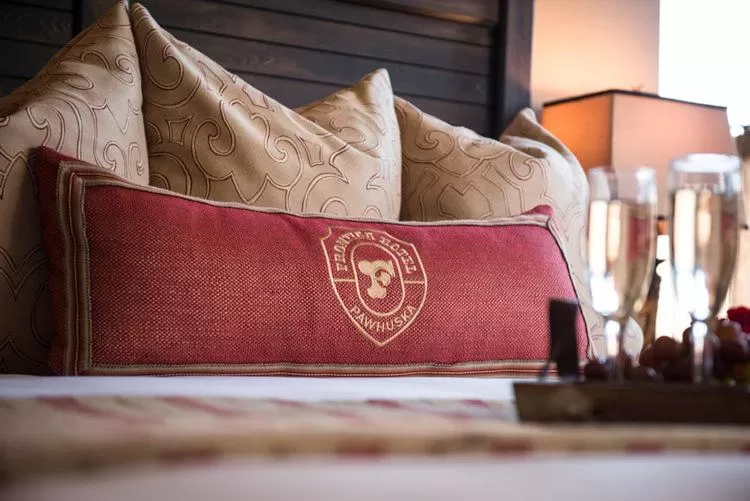 Bedroom, Bed in Frontier Hotel Pawhuska