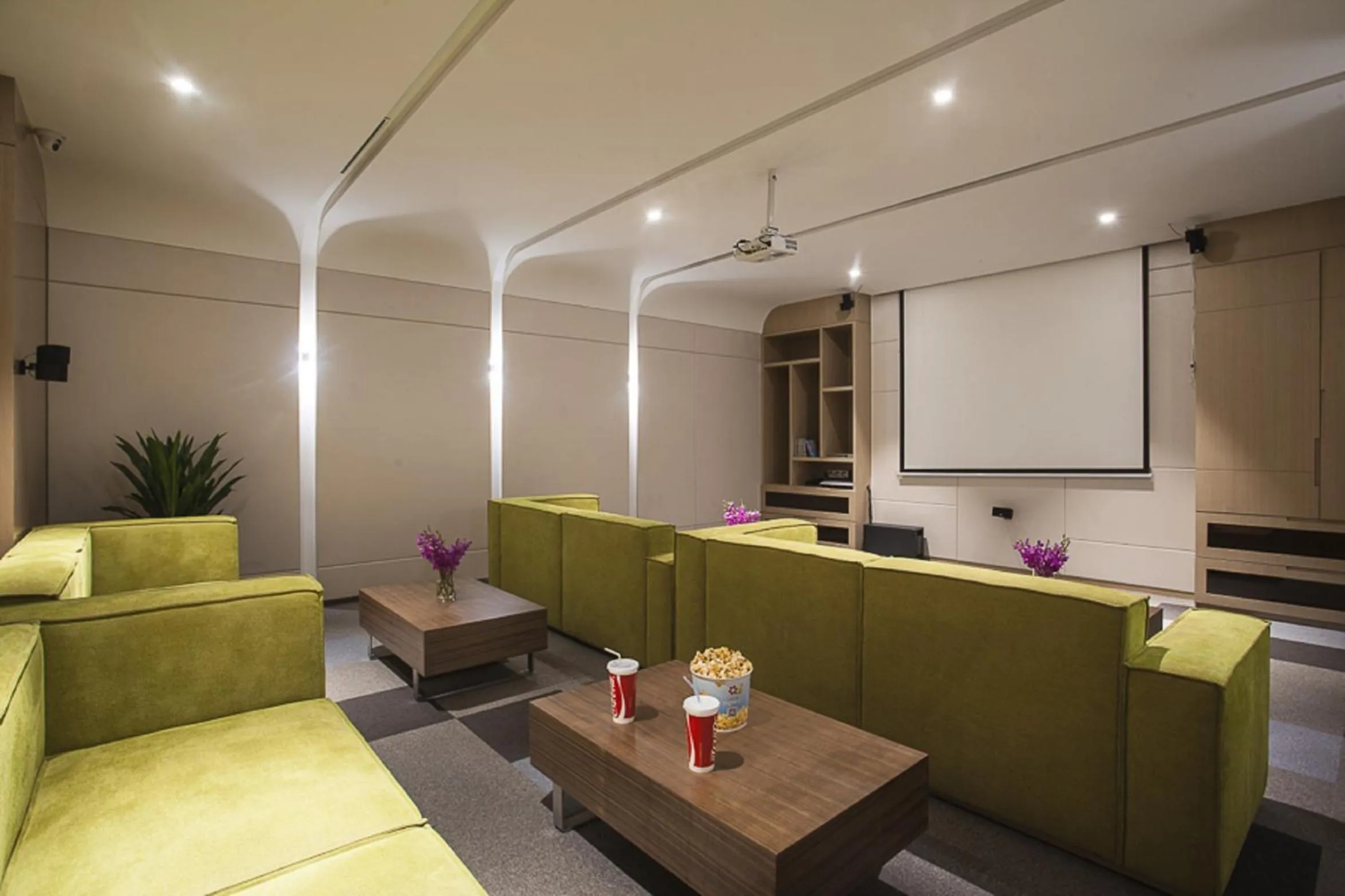 Communal lounge/ TV room in Citadines Intime City Hangzhou