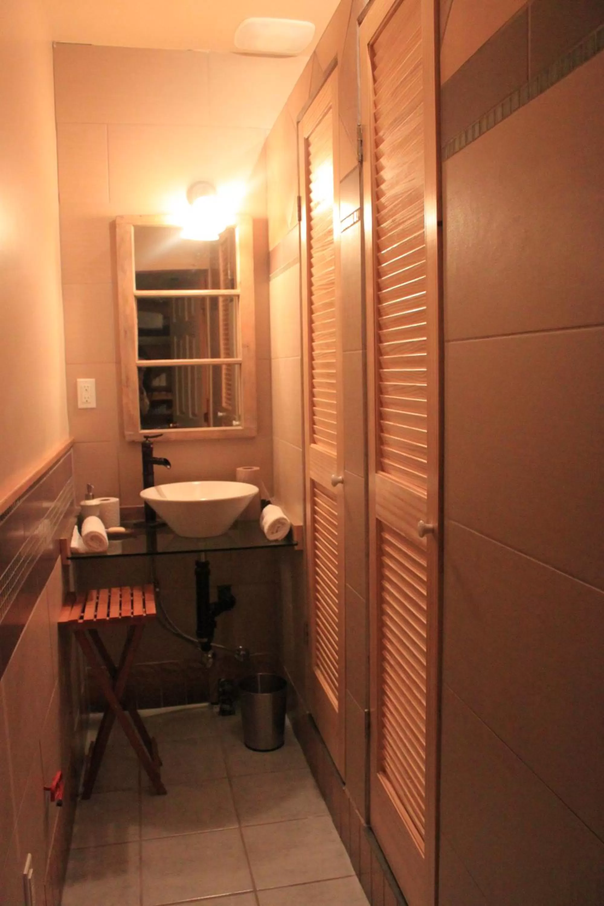 Shower, Bathroom in Auberge Micro-Brasserie Le Baril Roulant