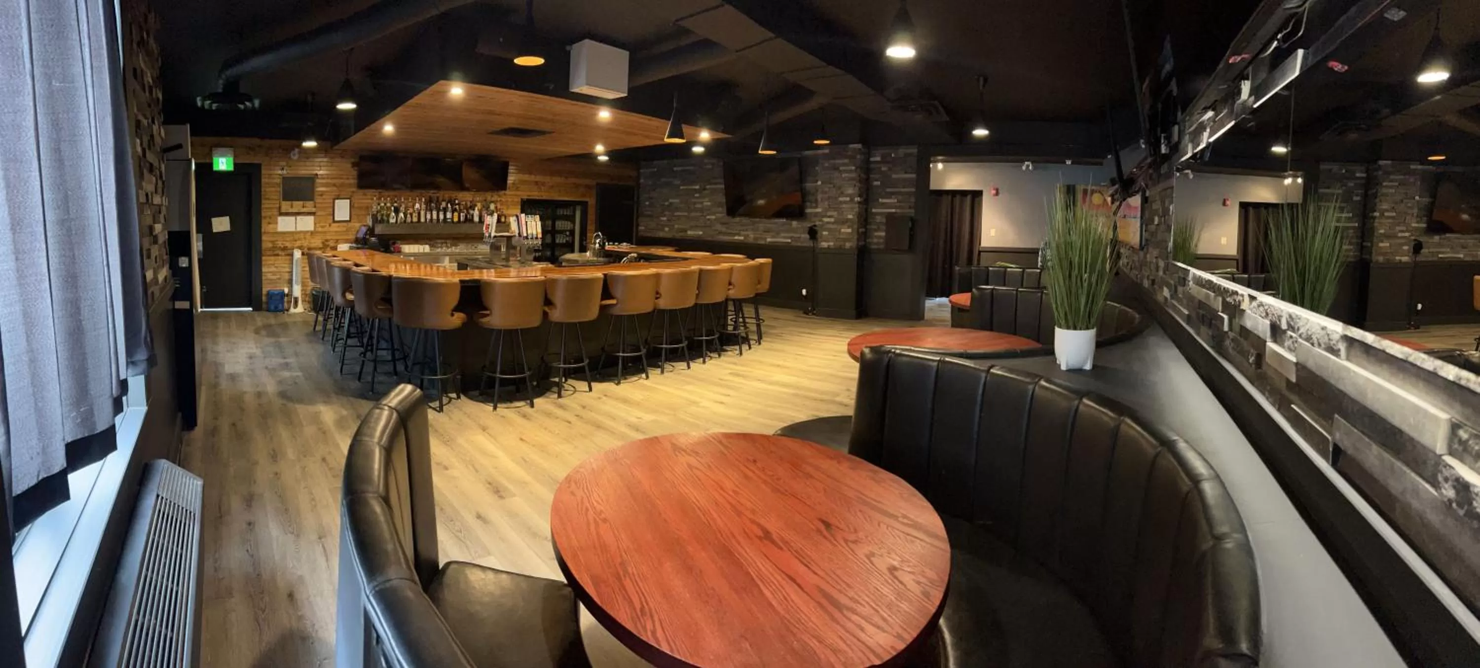 Lounge or bar in Ramada by Wyndham Estevan