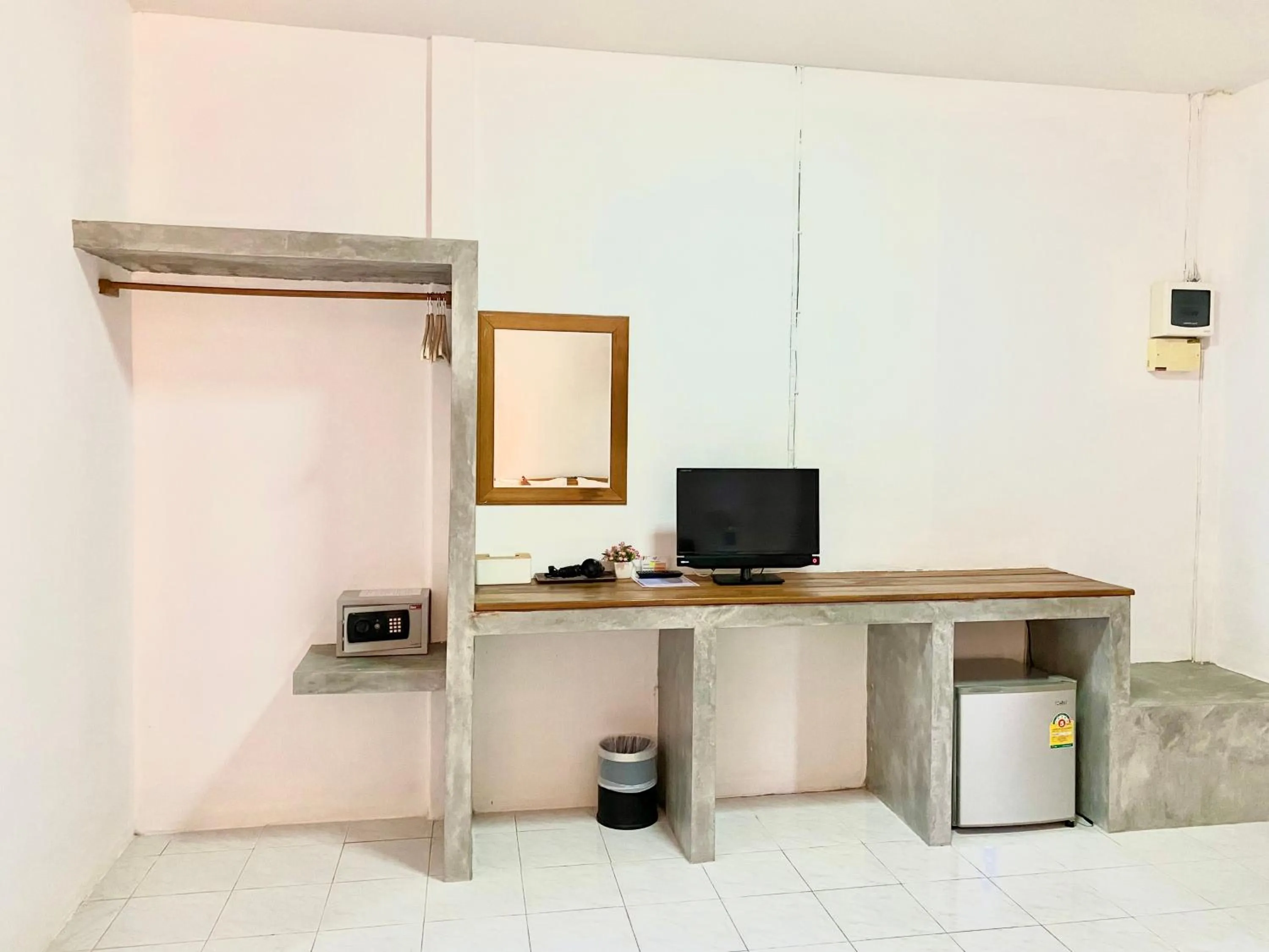 TV and multimedia in Hatzanda Lanta Resort - SHA Extra Plus