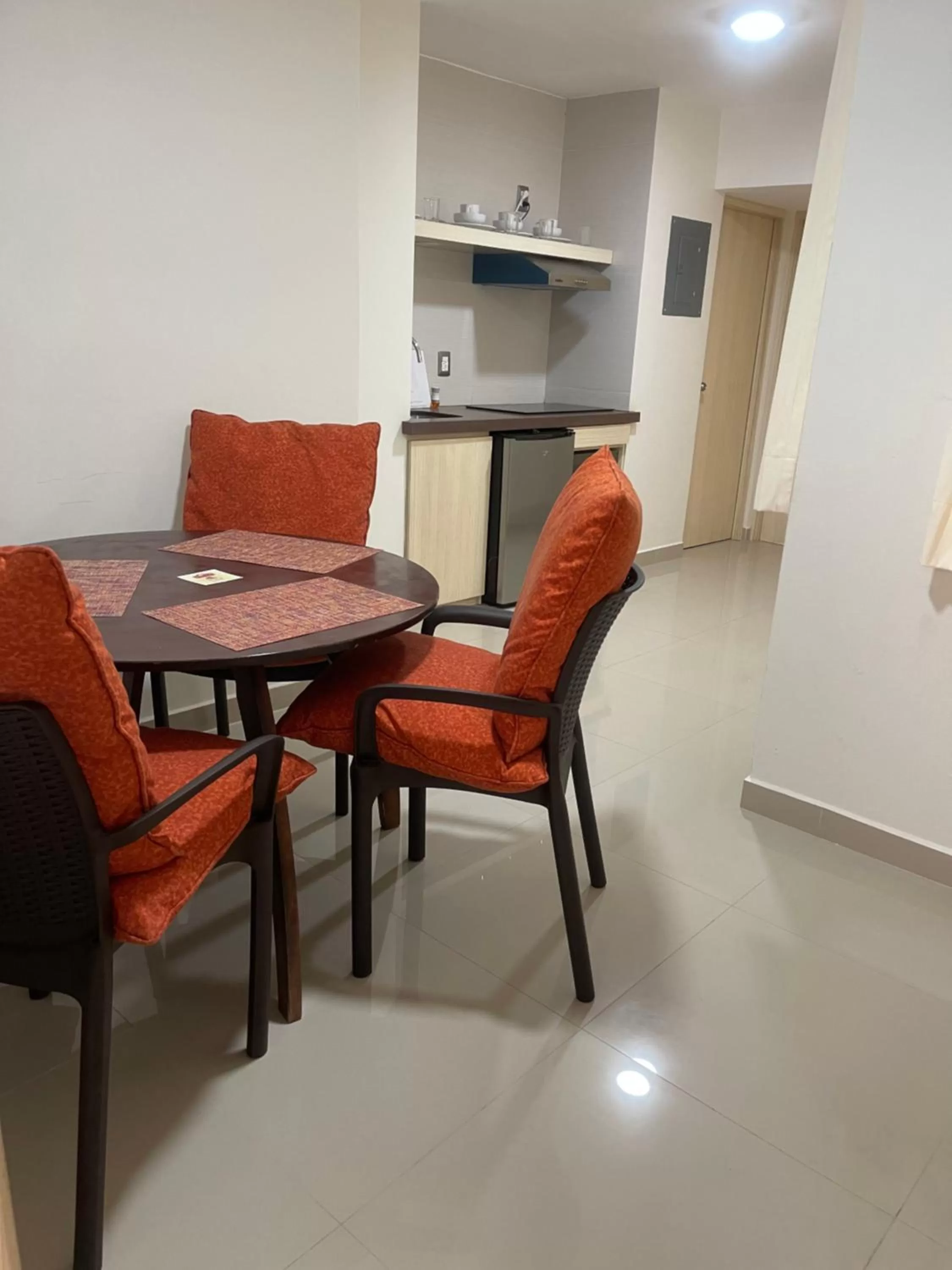 Dining area in Suites San Luis