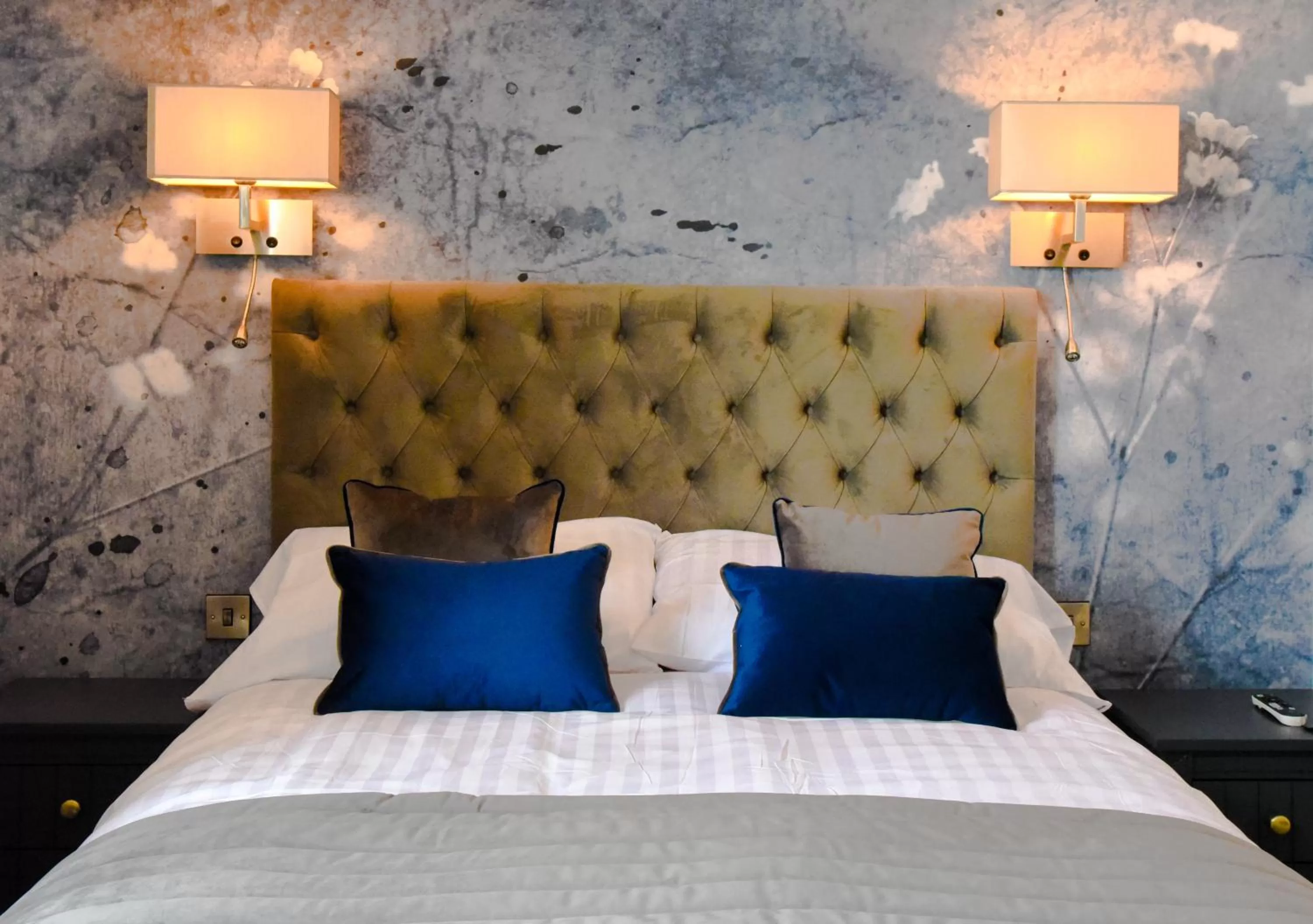 Photo of the whole room, Bed in The Strand Hotel, the former residence of Oscar Wilde