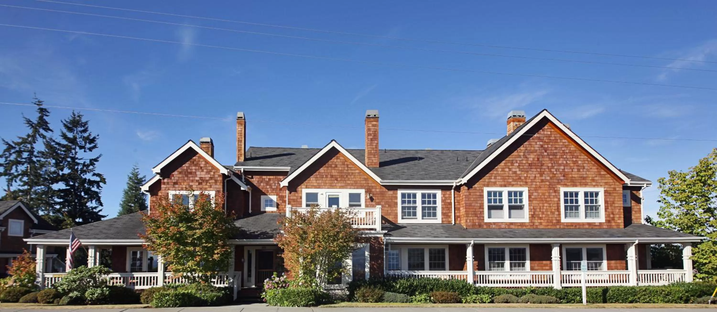 Property building in Saratoga Inn