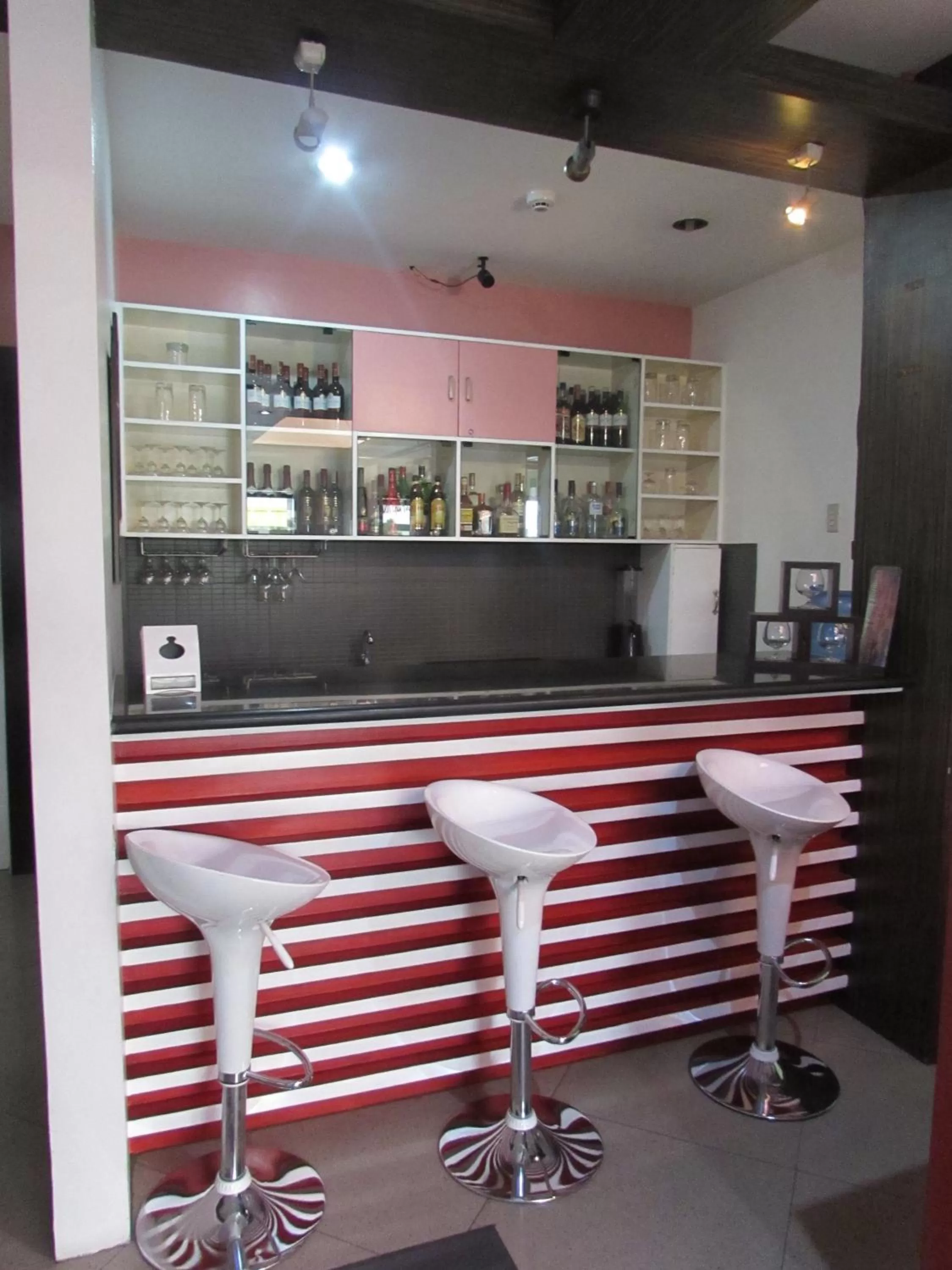 Drinks in Oyster Plaza Hotel