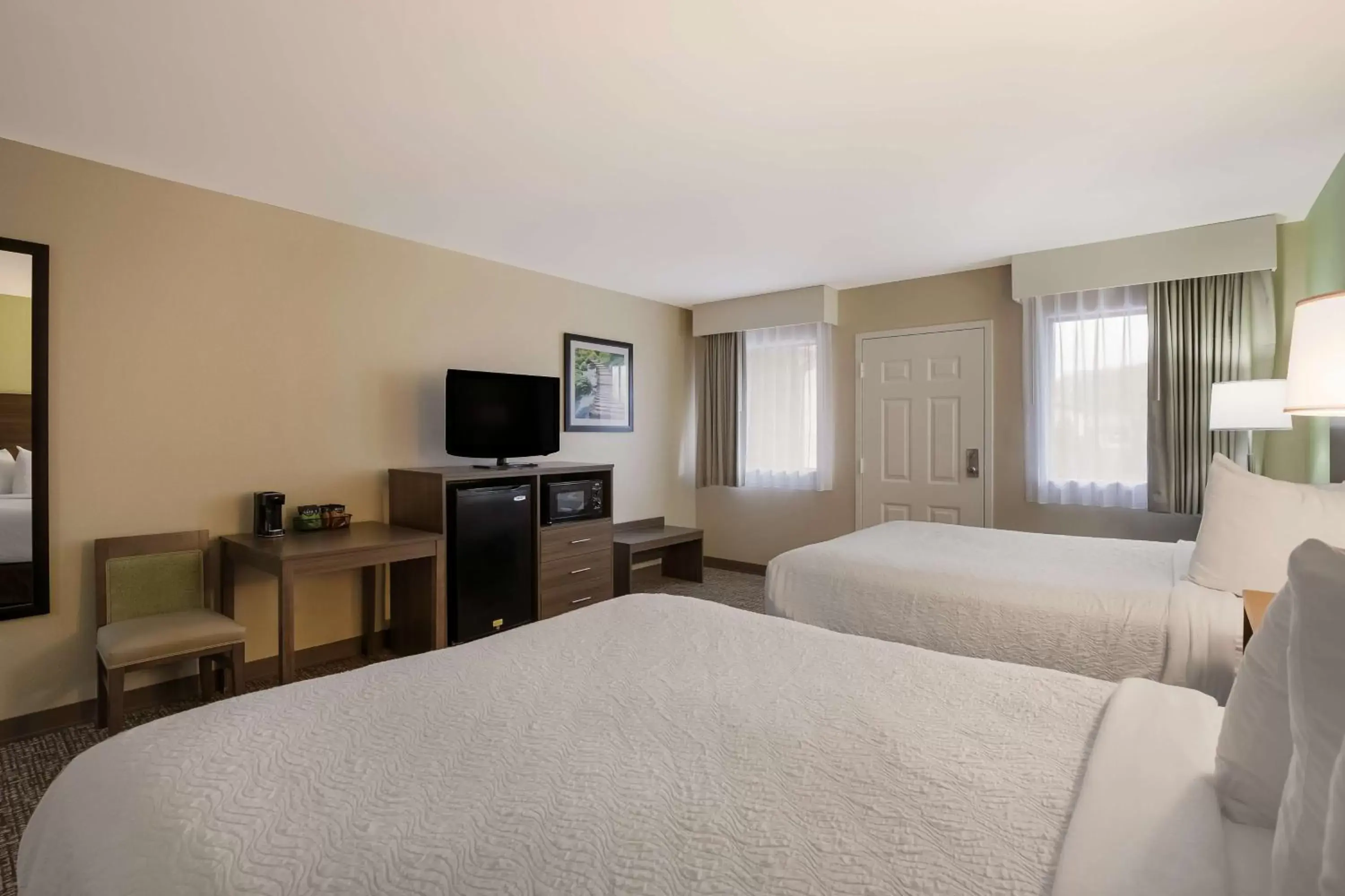 Queen Room with Two Queen Beds and Balcony - Non-Smoking in Best Western Milton Inn Queen Room with Two Queen Beds and Balcony - Non-Smoking in Best Western Milton Inn