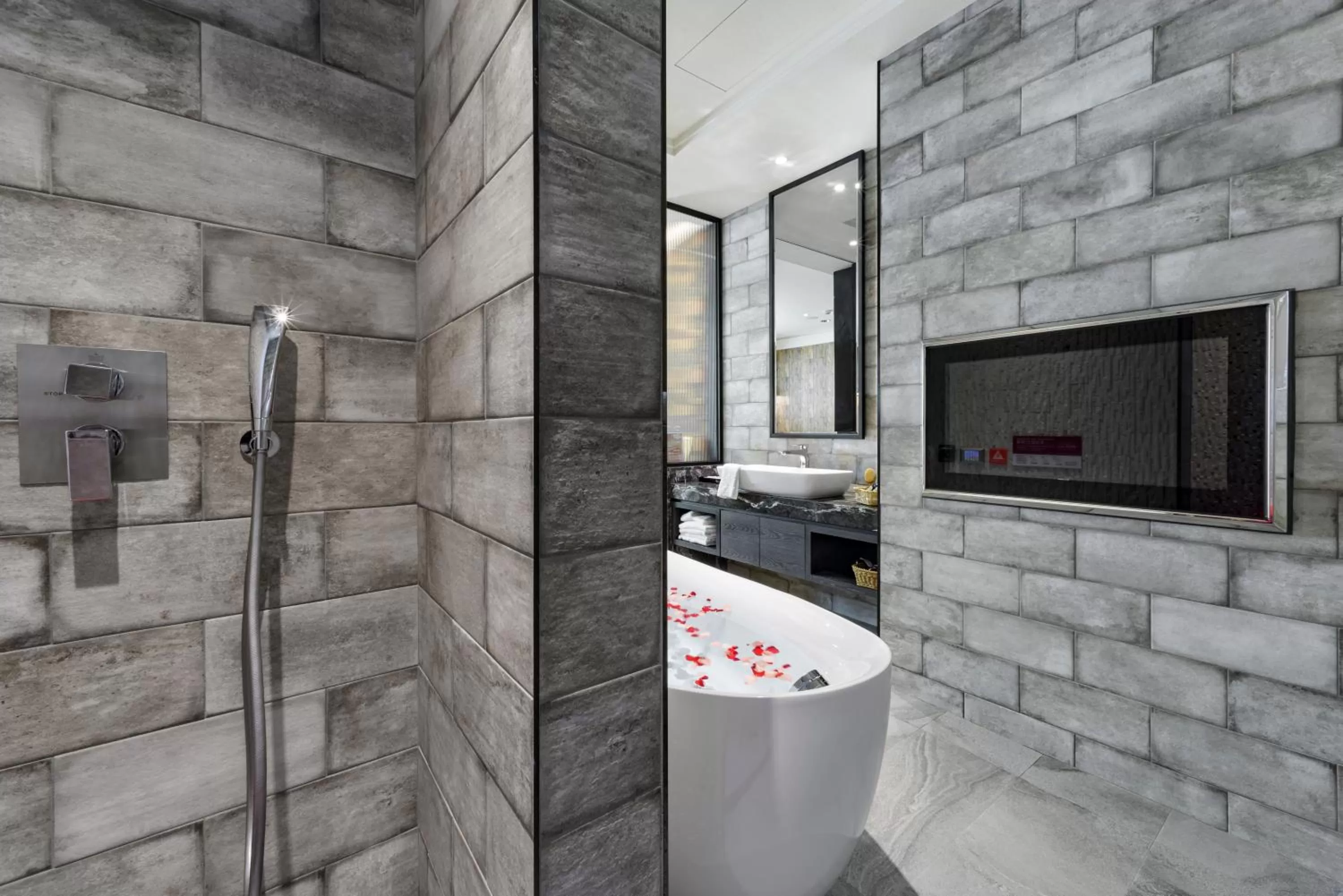 Bathroom in Norway Forest Motel - Wen Chuang Branch