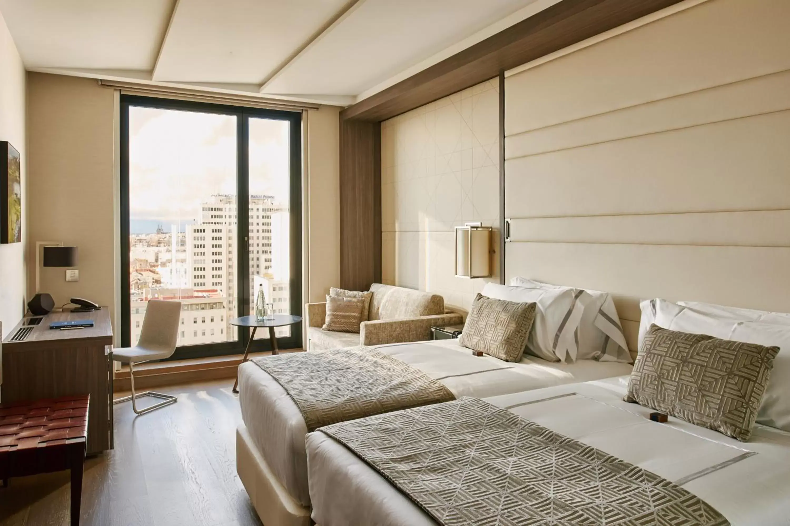 Deluxe Family Room in VP Plaza España Design Deluxe Family Room in VP Plaza España Design