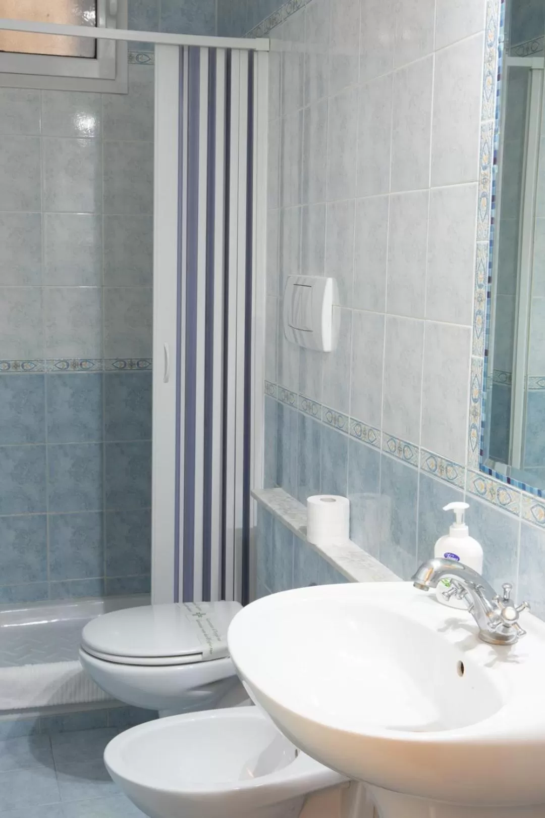 Shower in Annette B&B