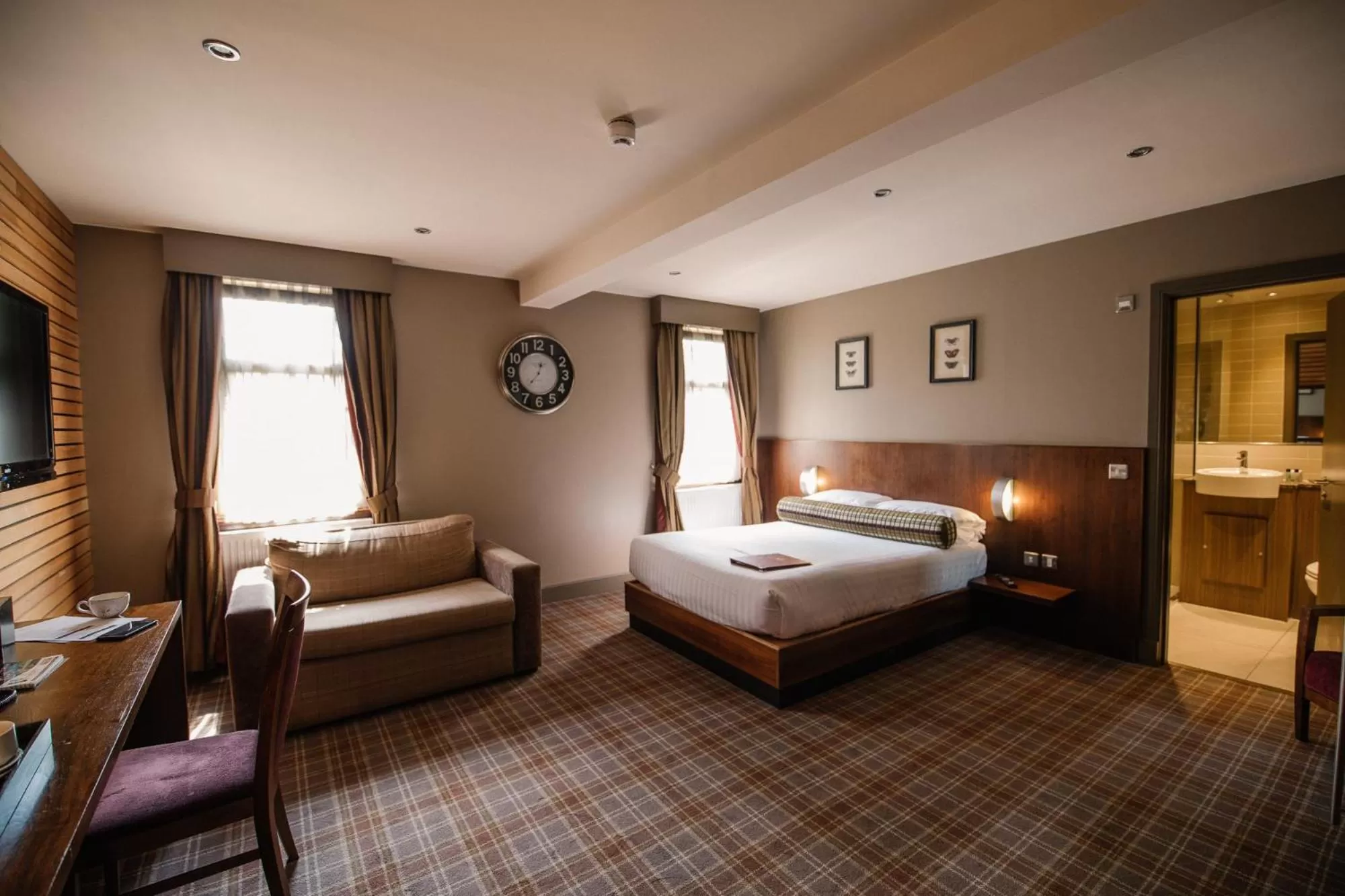 Bedroom, Bed in Lynnhurst Hotel