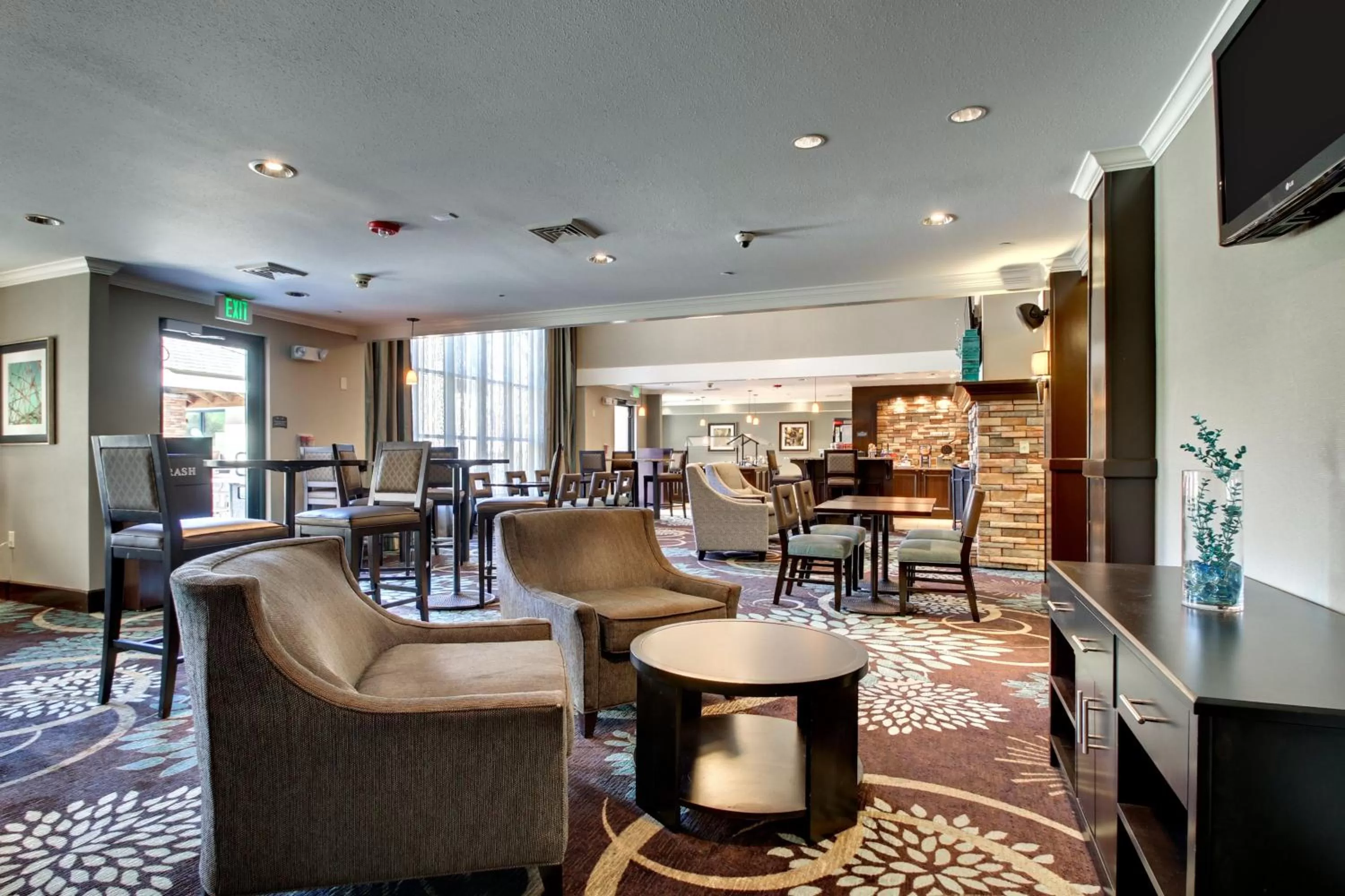 Restaurant/places to eat in Staybridge Suites Middleton/Madison-West by IHG