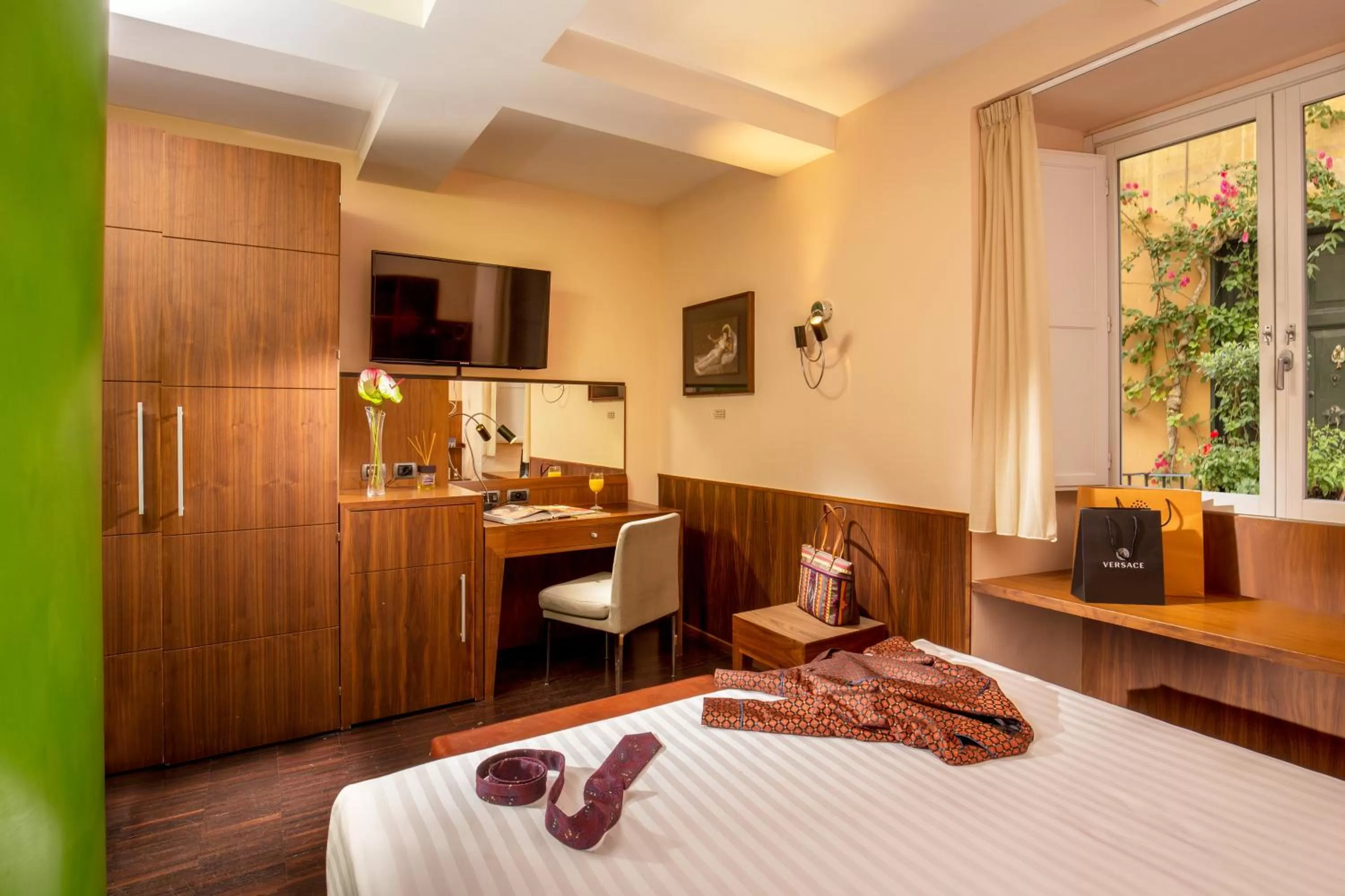 Deluxe Double Room - Single Use in Hotel Art by the Spanish Steps UNA Esperienze