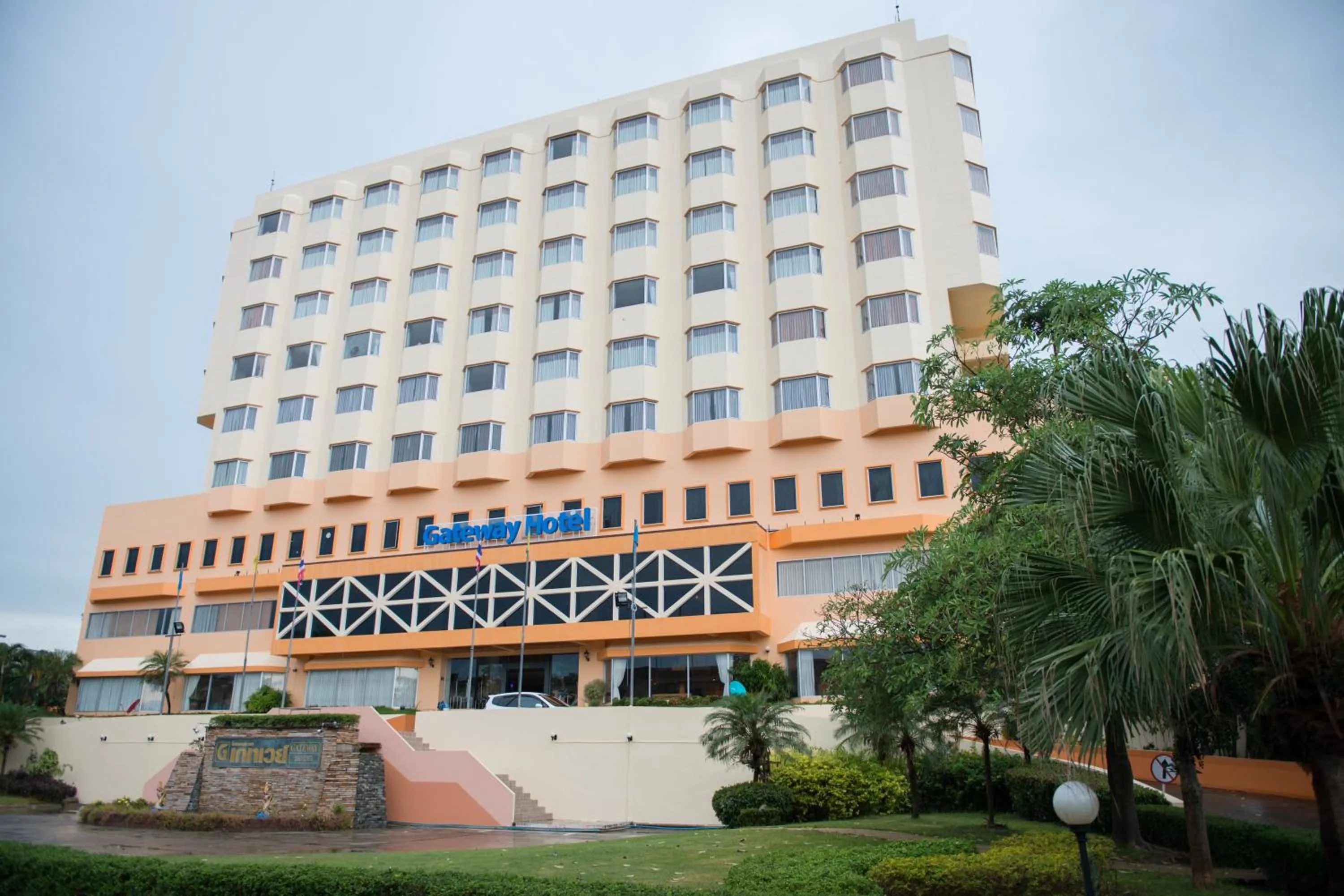Property building in Phayao Gateway Hotel