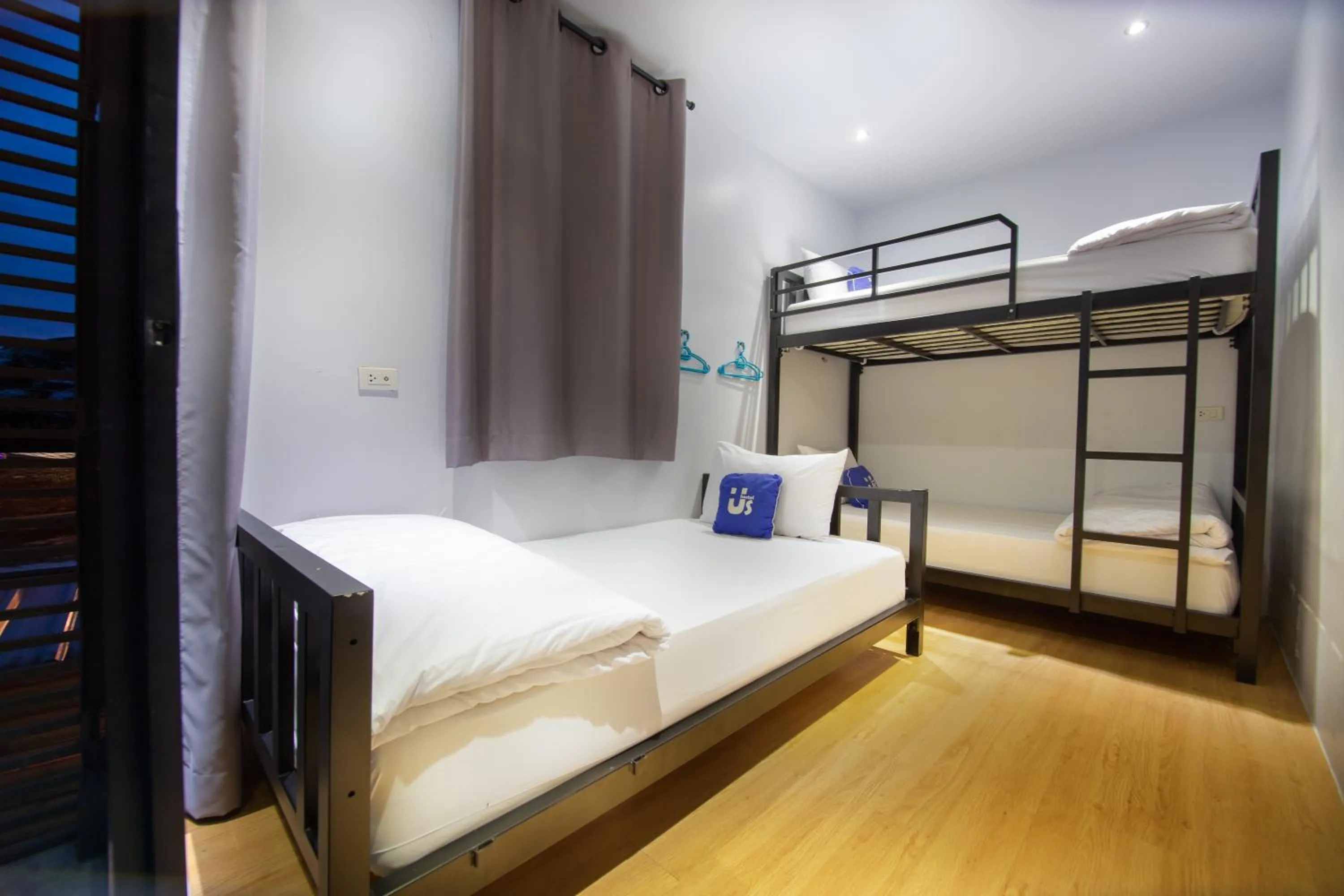 Bed in Us Hostel Samui