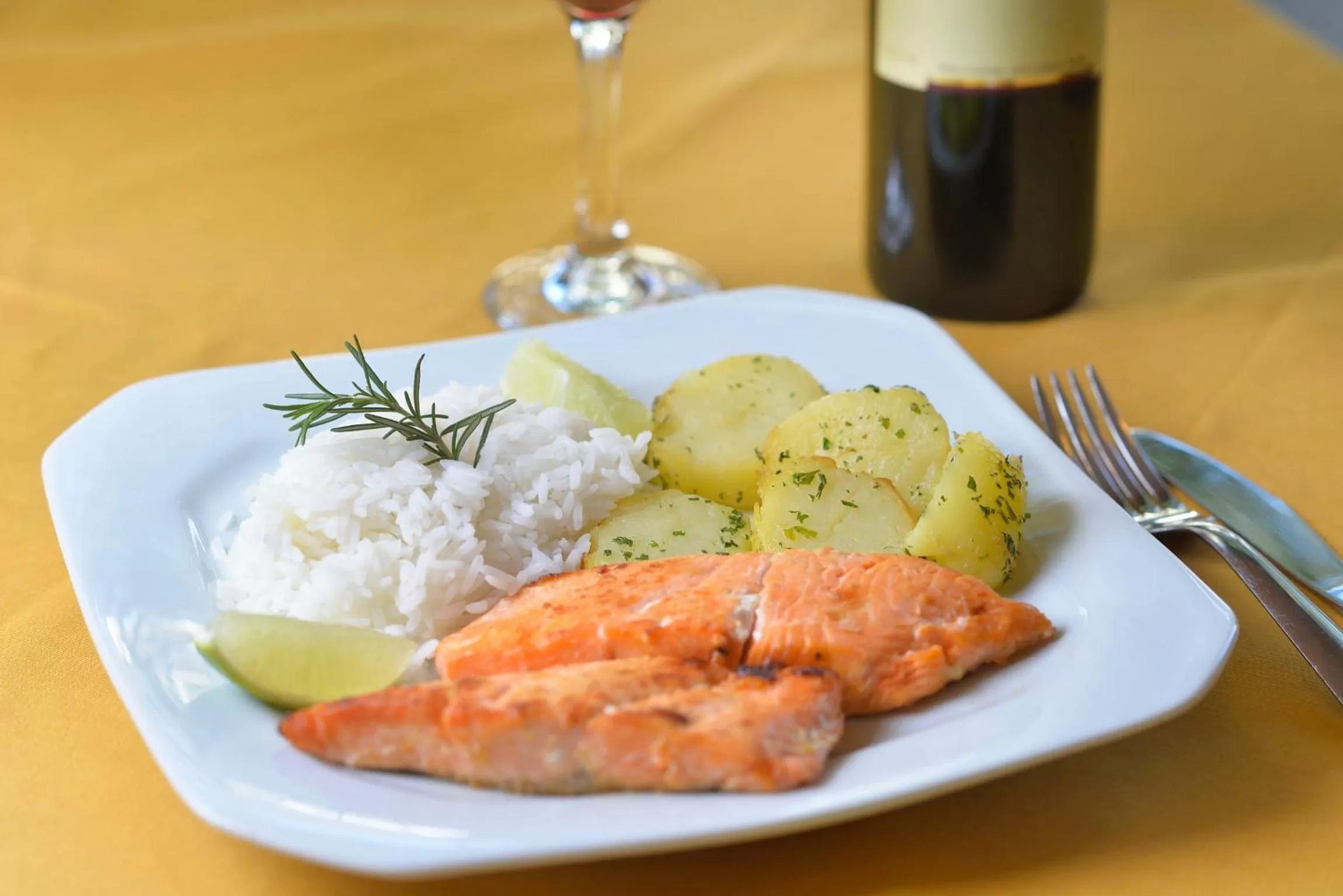 Restaurant/places to eat in Tri Hotel Executive Caxias