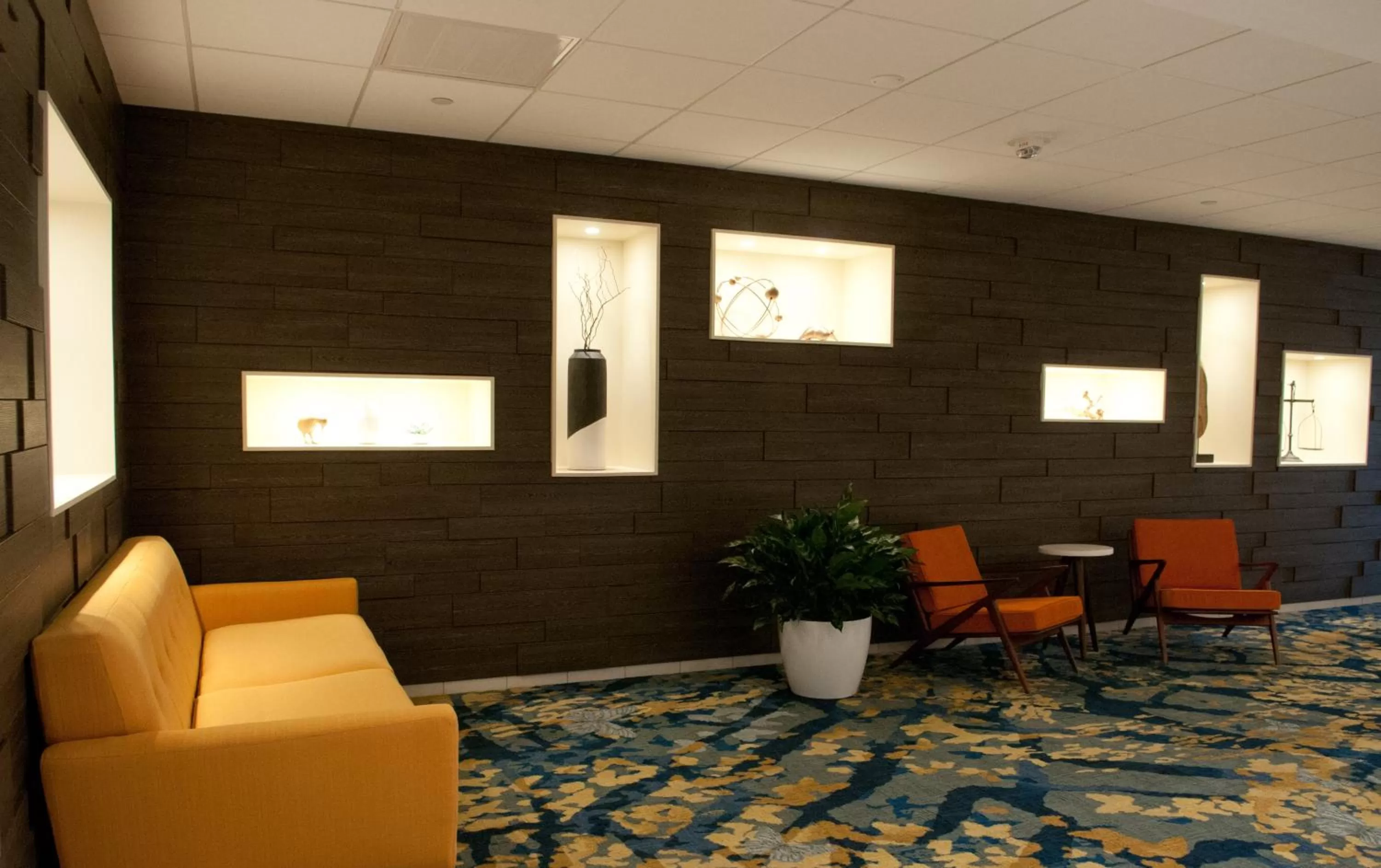 Lobby or reception in Crowne Plaza Hotel and Suites Pittsburgh South by IHG