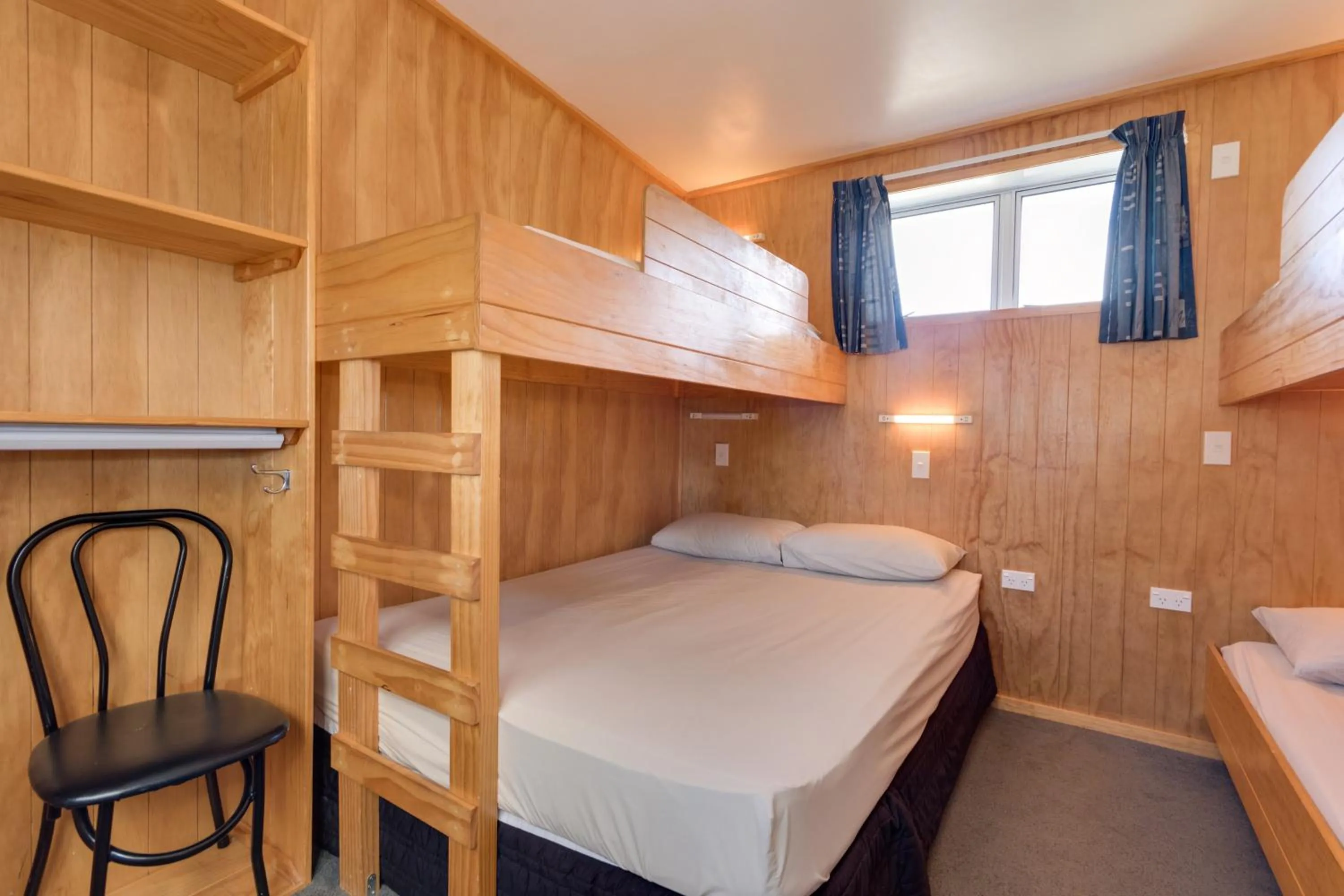 bunk bed, Bed in Wellington TOP 10 Holiday Park