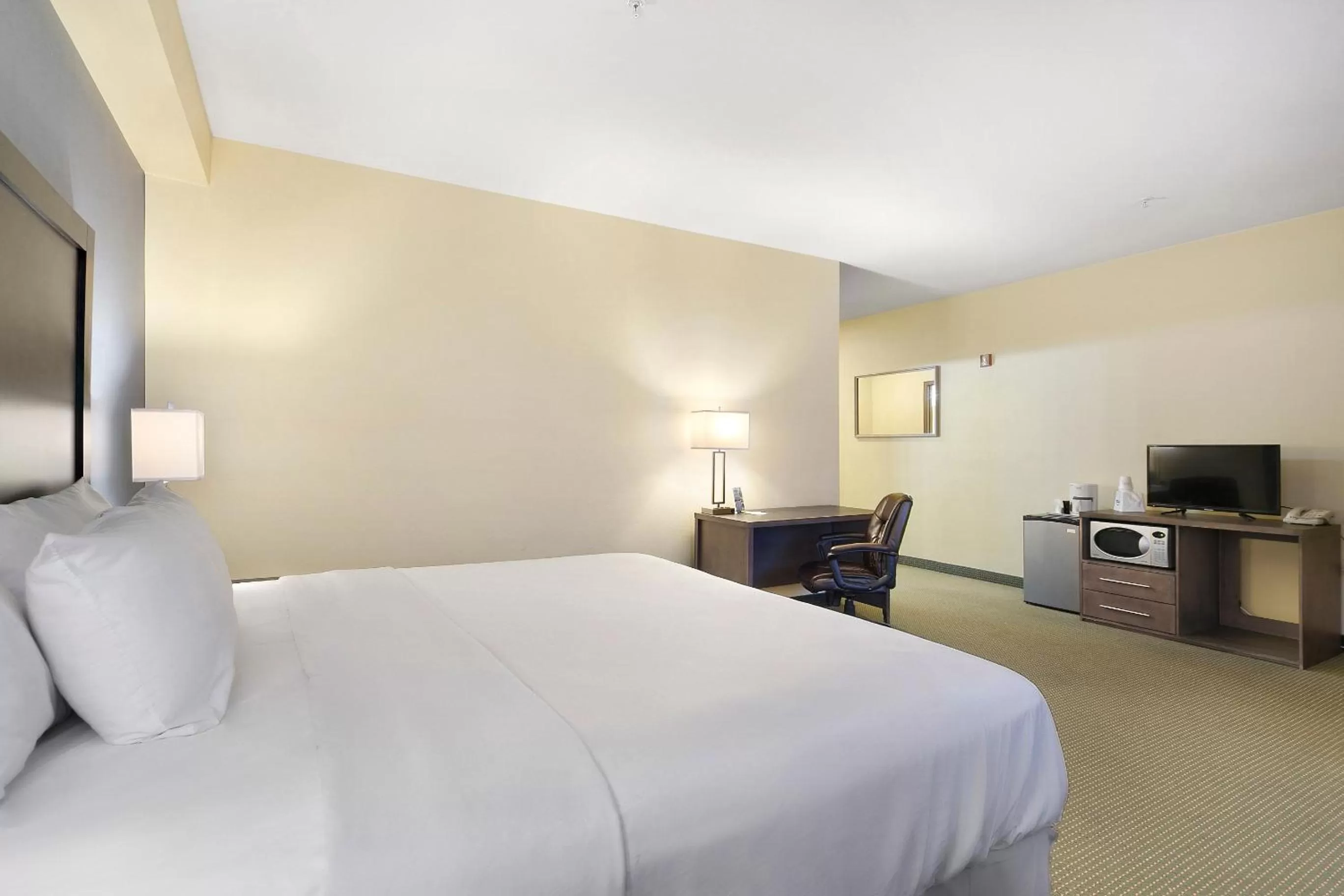 Bed in Days Inn by Wyndham Ellensburg