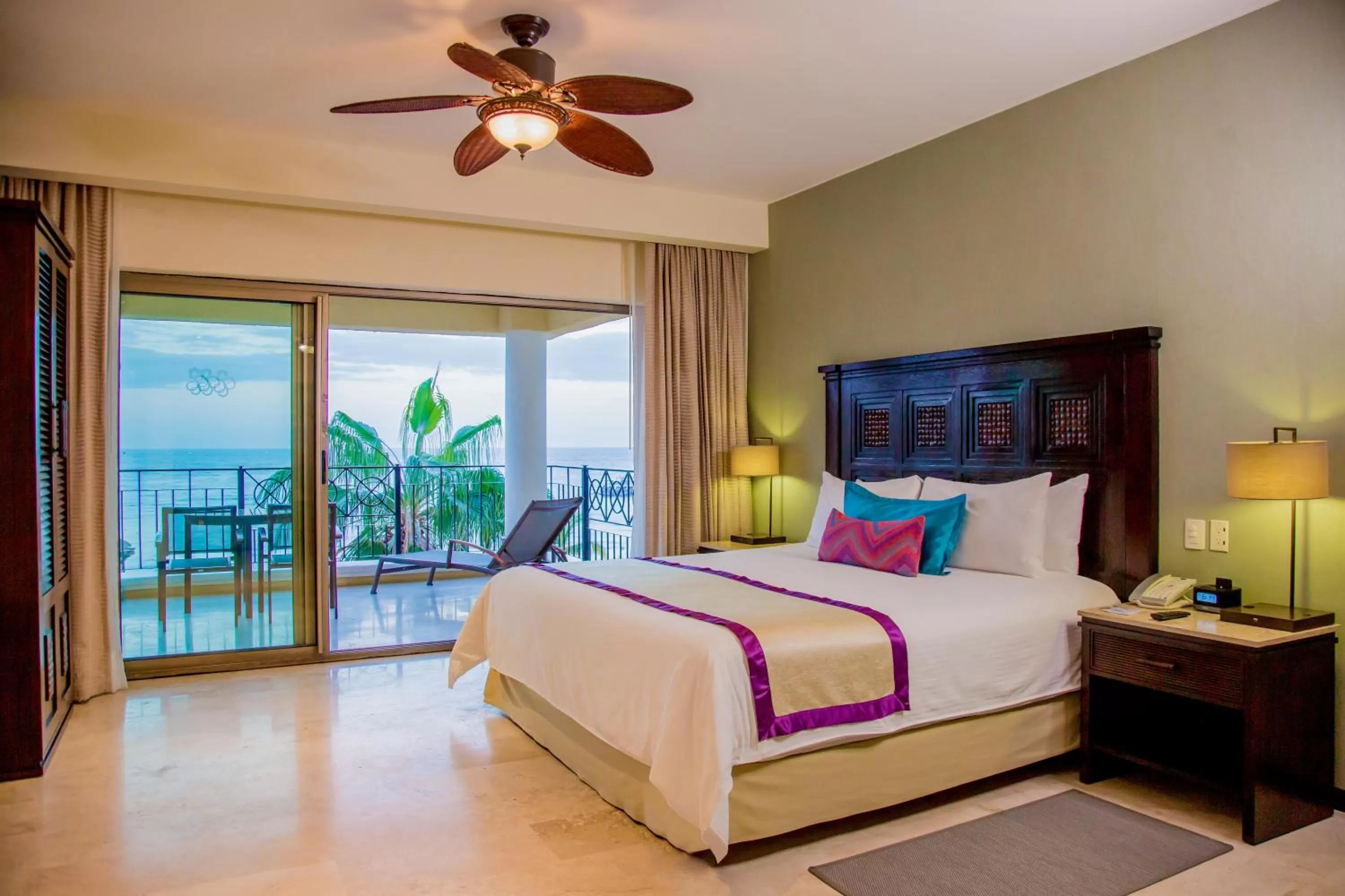 Bed in Casa Dorada Los Cabos Resort & Spa