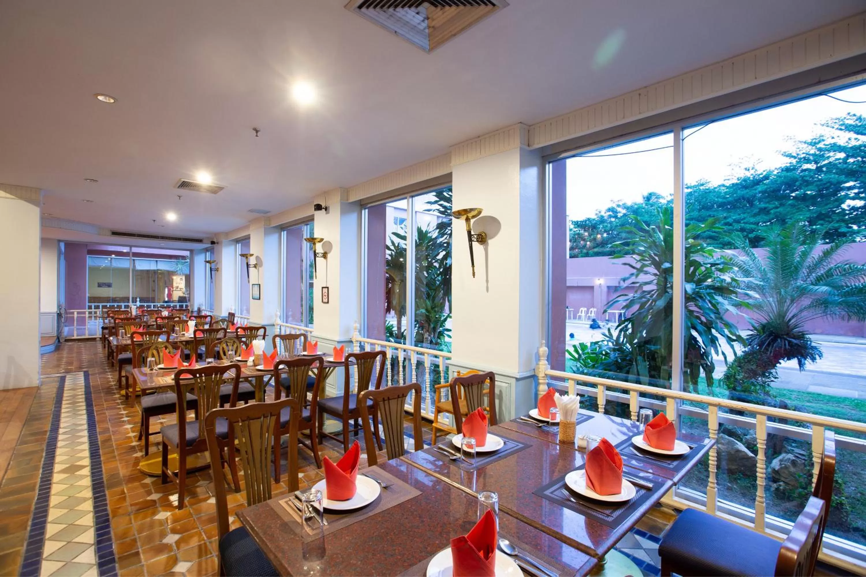 Restaurant/places to eat in The Imperial Narathiwat Hotel