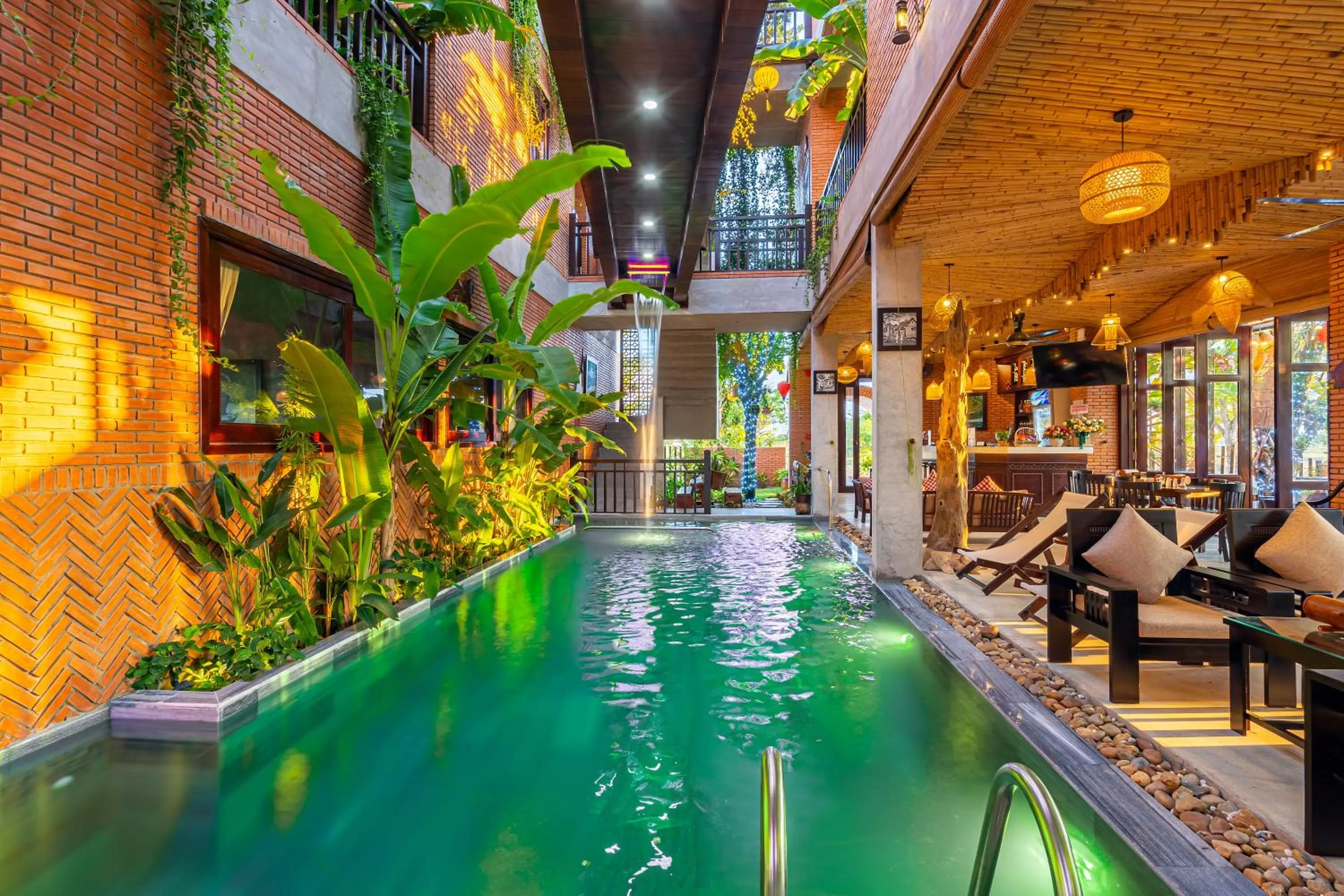 Restaurant/places to eat in Angel Garden Villa