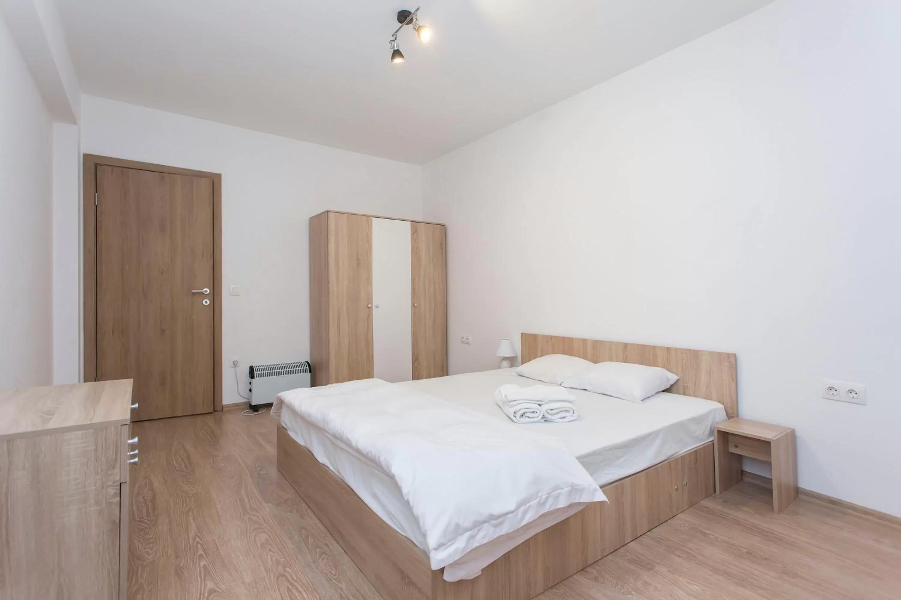 Bedroom, Bed in Modern and Bright Apartments near Center - FREE PARKING