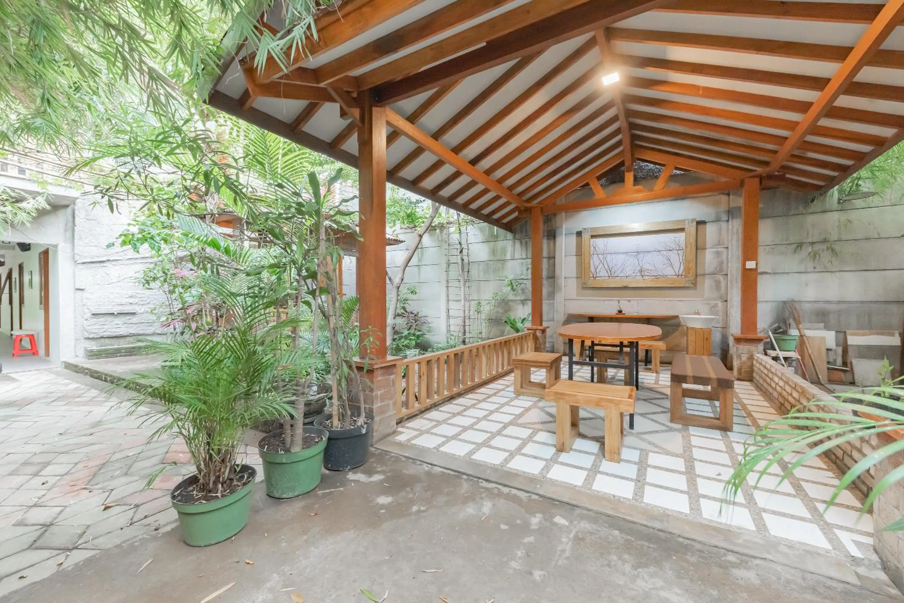 Seating area in RedDoorz Plus near Asia Afrika 3