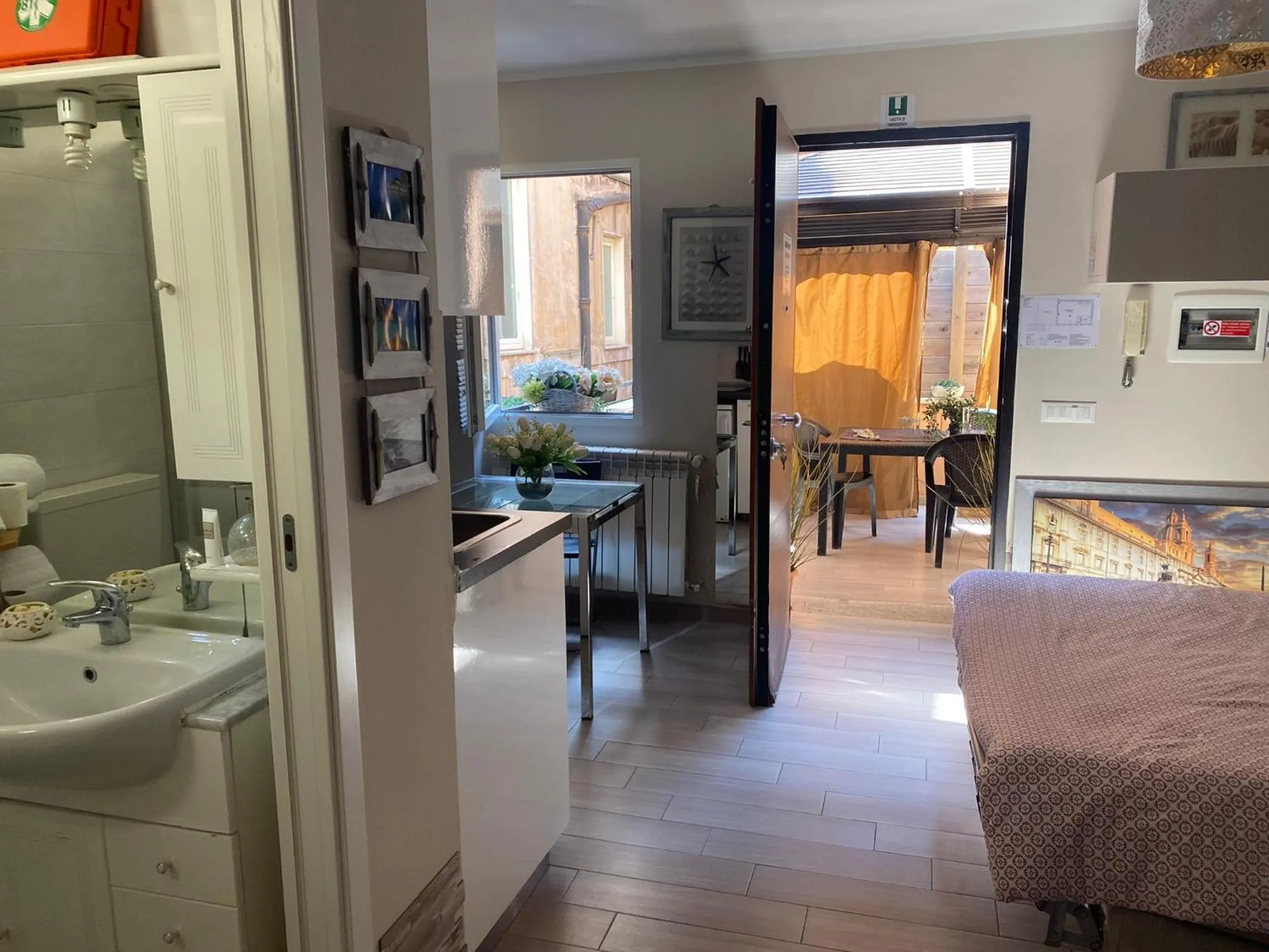 Property building in Condotti Apartment