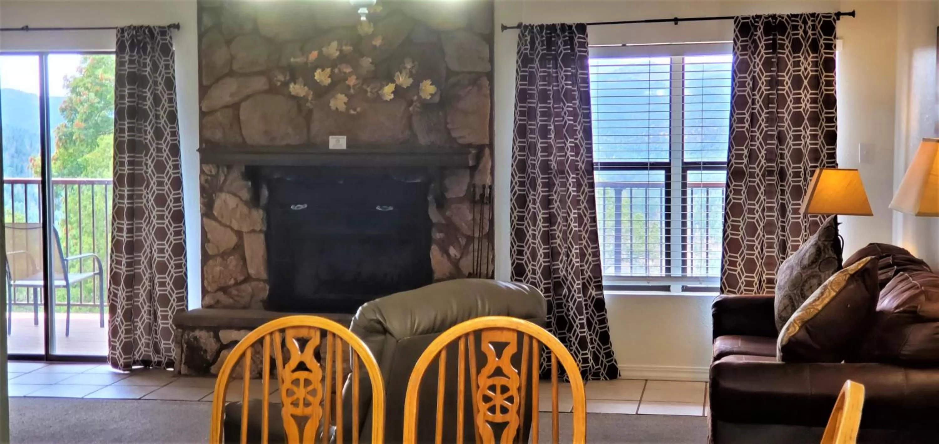 Living room in High Sierra Condominiums