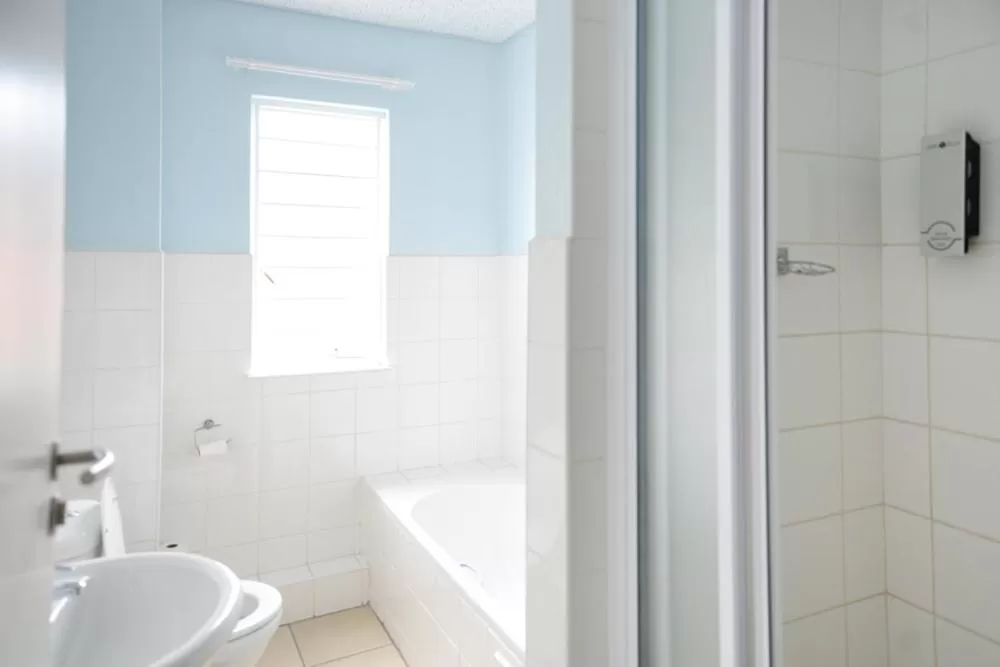 Bathroom in Hokahanya Inn & Conference Centre