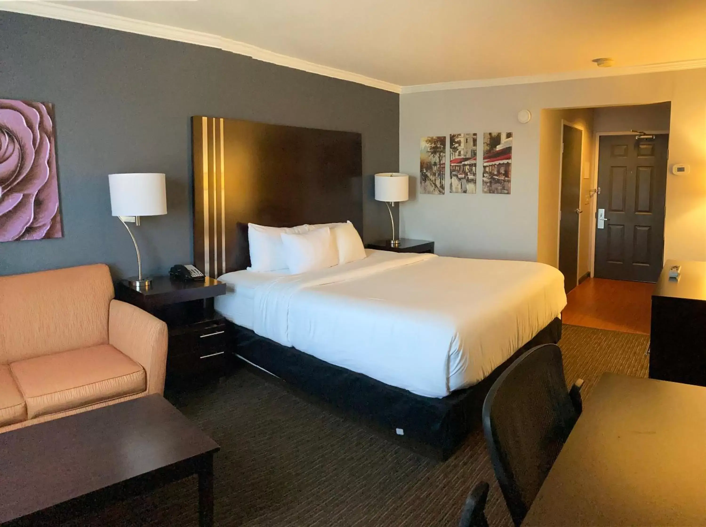 Deluxe King Suite with View - Non-Smoking in La Quinta by Wyndham Davis Deluxe King Suite with View - Non-Smoking in La Quinta by Wyndham Davis