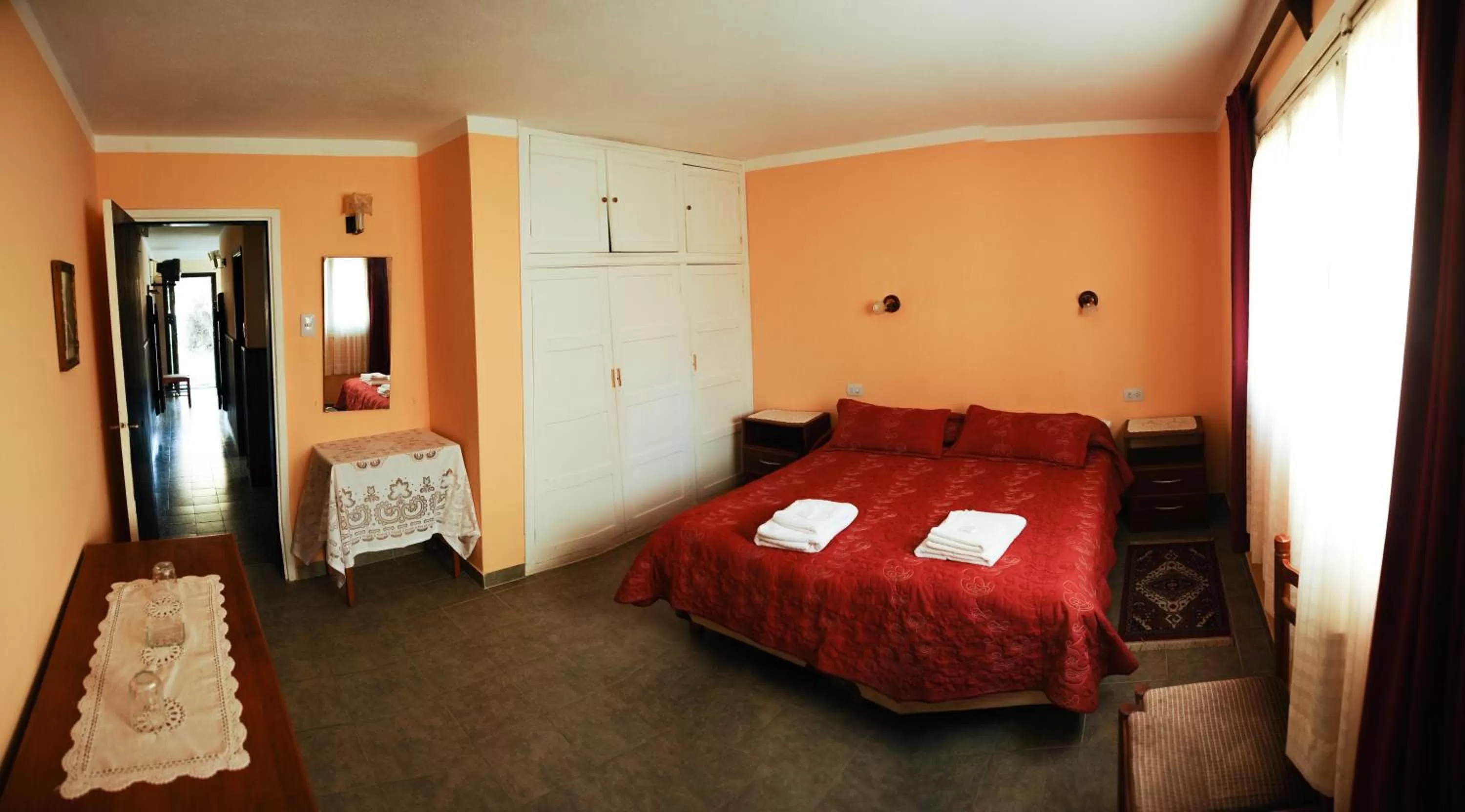 Photo of the whole room, Bed in Hostería Chimehuin